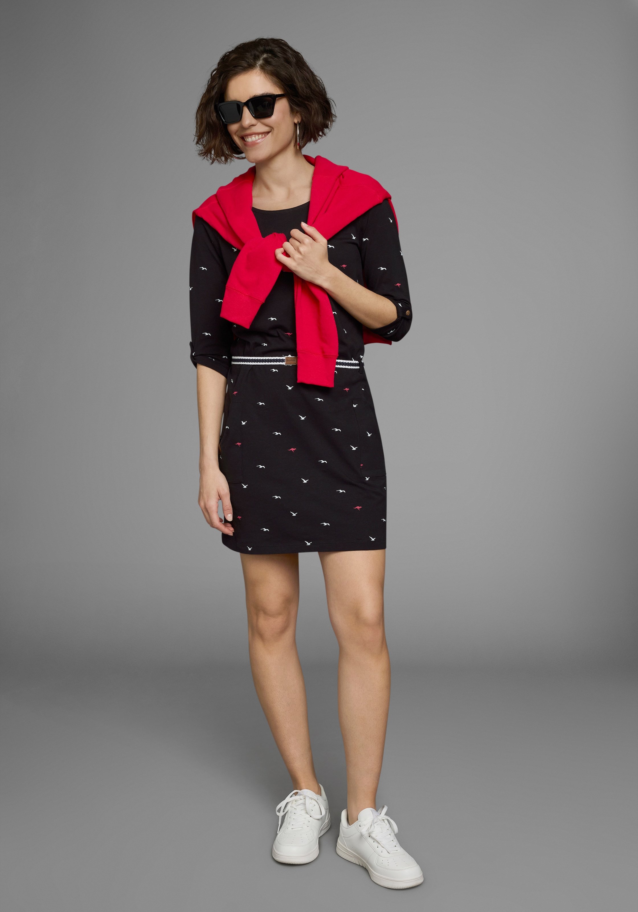 KangaROOS Jerseykleid, (Set, mit abnehmbarem Gürtel), figurbetonte Passform, aus Baumwollmischung