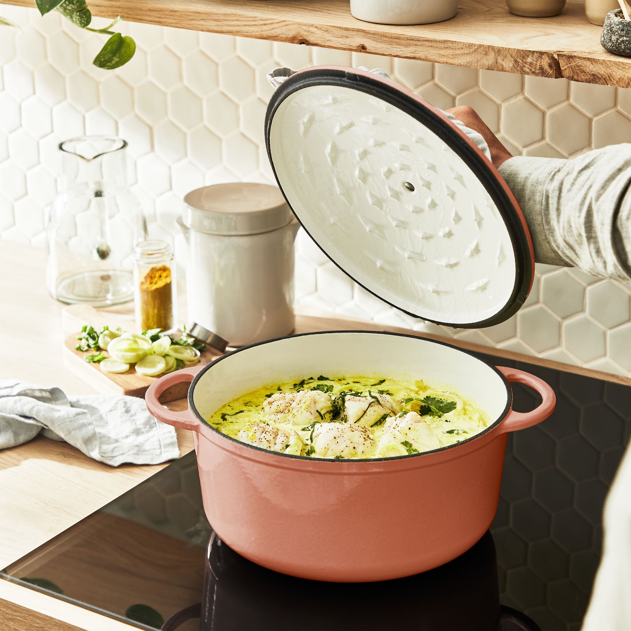 Tefal Kochtopf »LOV«, Gusseisen, (1 tlg.), umweltfreundlich, unbedenkliche Pigmente,Schongaren, Ø25 cm, Induktion