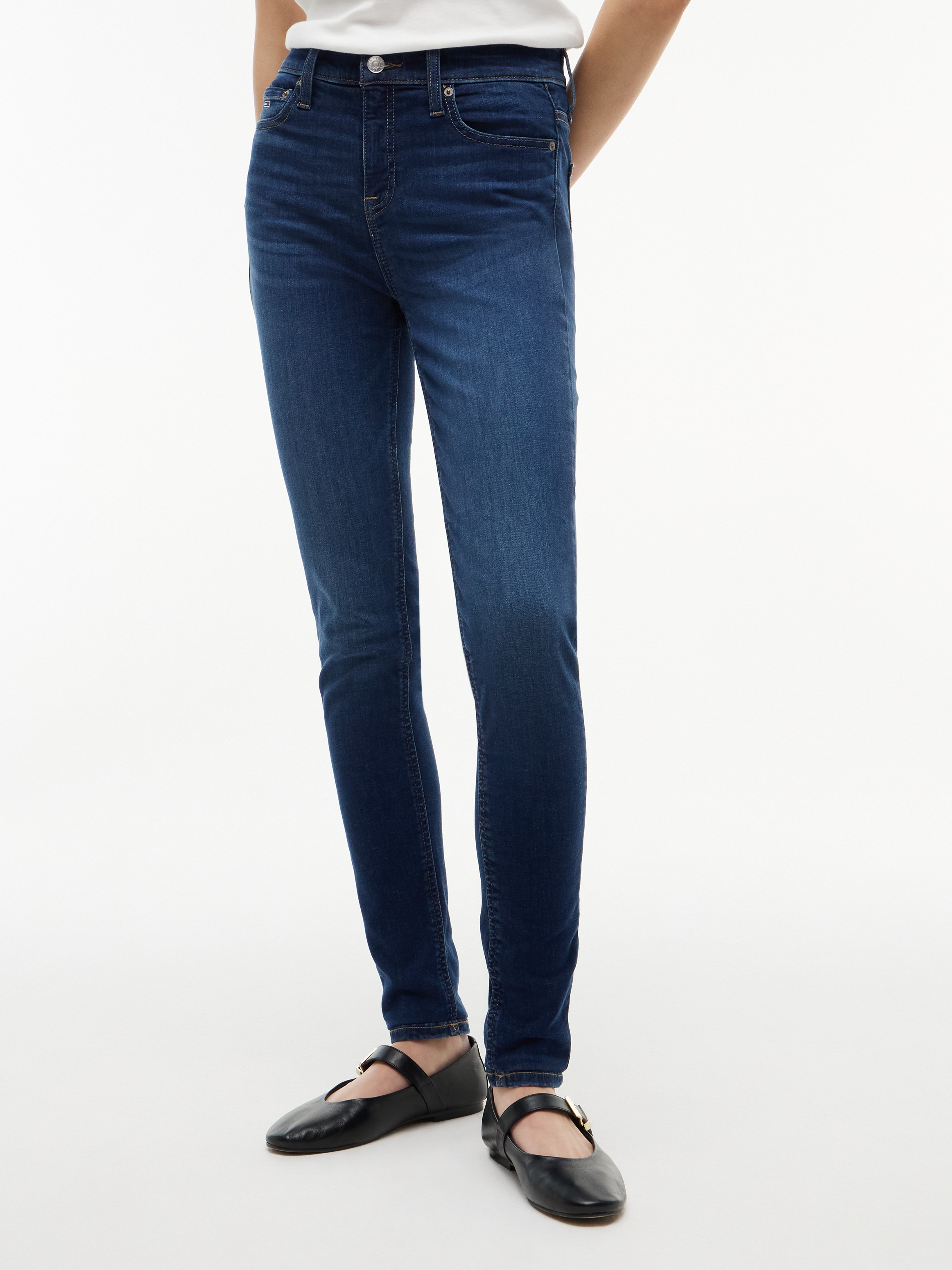 Tommy Jeans Skinny-fit-Jeans "NORA MID RISE" mit Waschung, Logo-Badge