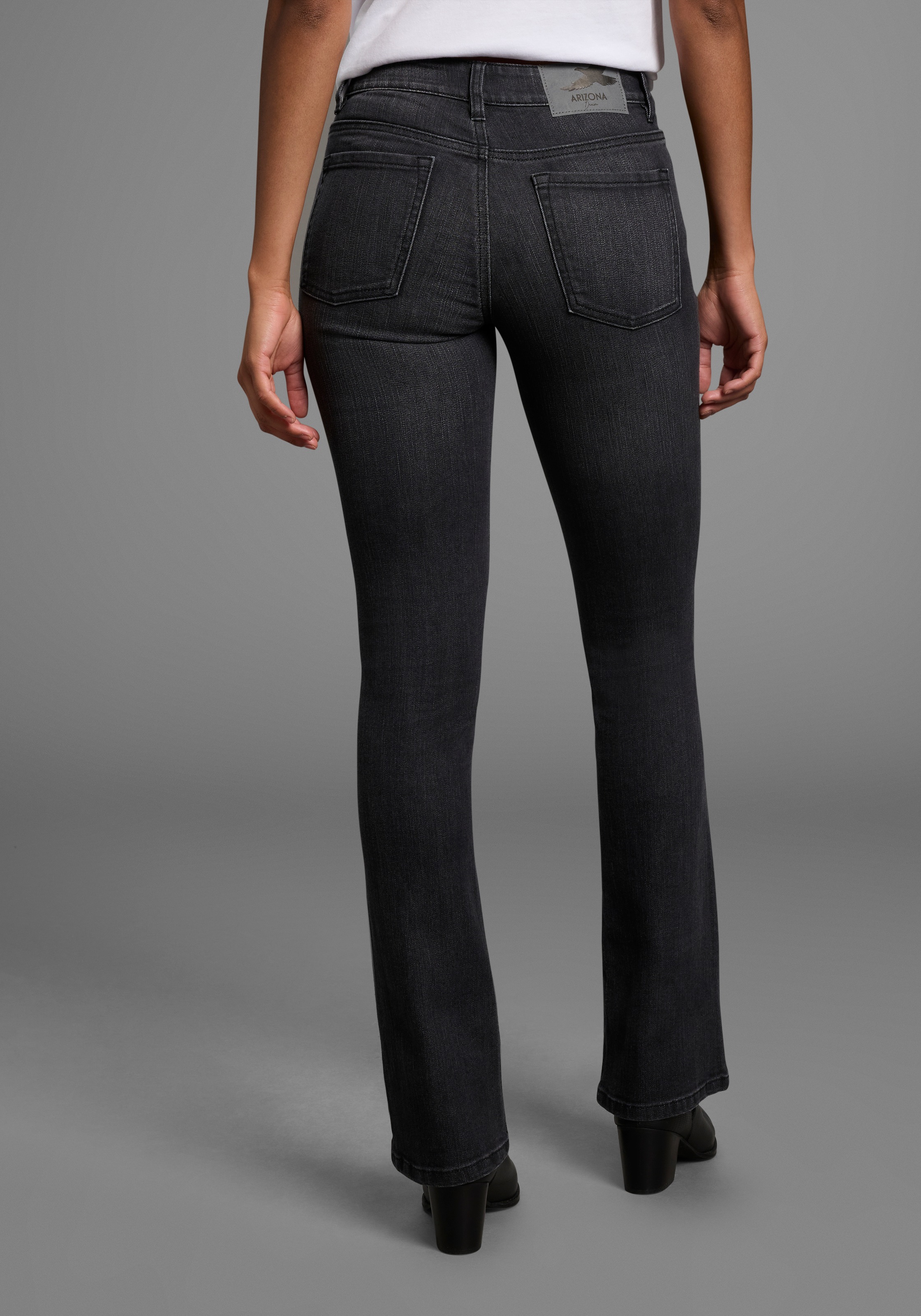 Arizona Bootcut-Jeans "Baby-Boot" Bootcut-Stil, figurbetonte Passform, mit günstig online kaufen