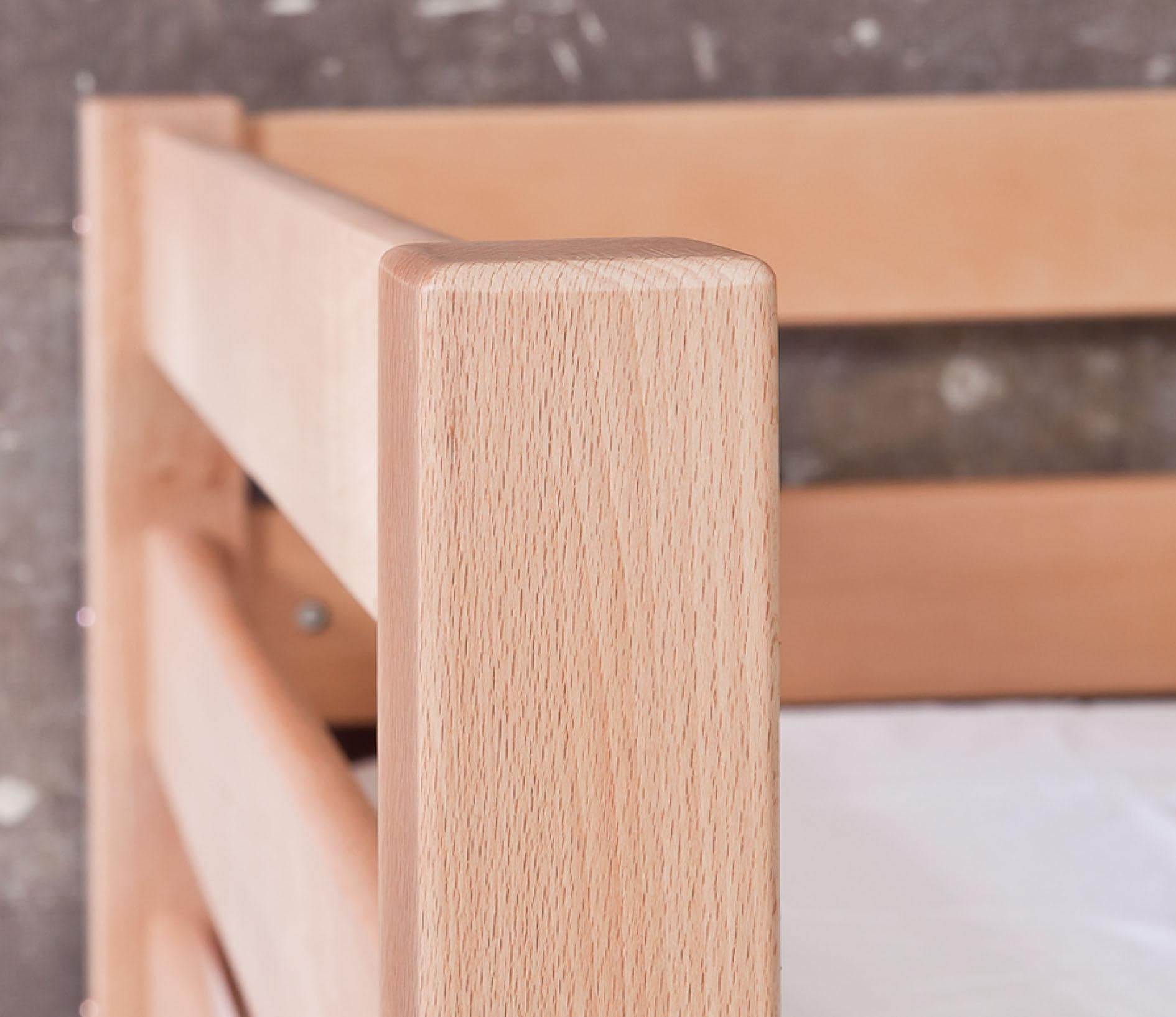 Relita Hochbett »Eliyas«, inkl. Rolllattenrost, mit Leiter, Rutsche u. Textilset, massiv Buche