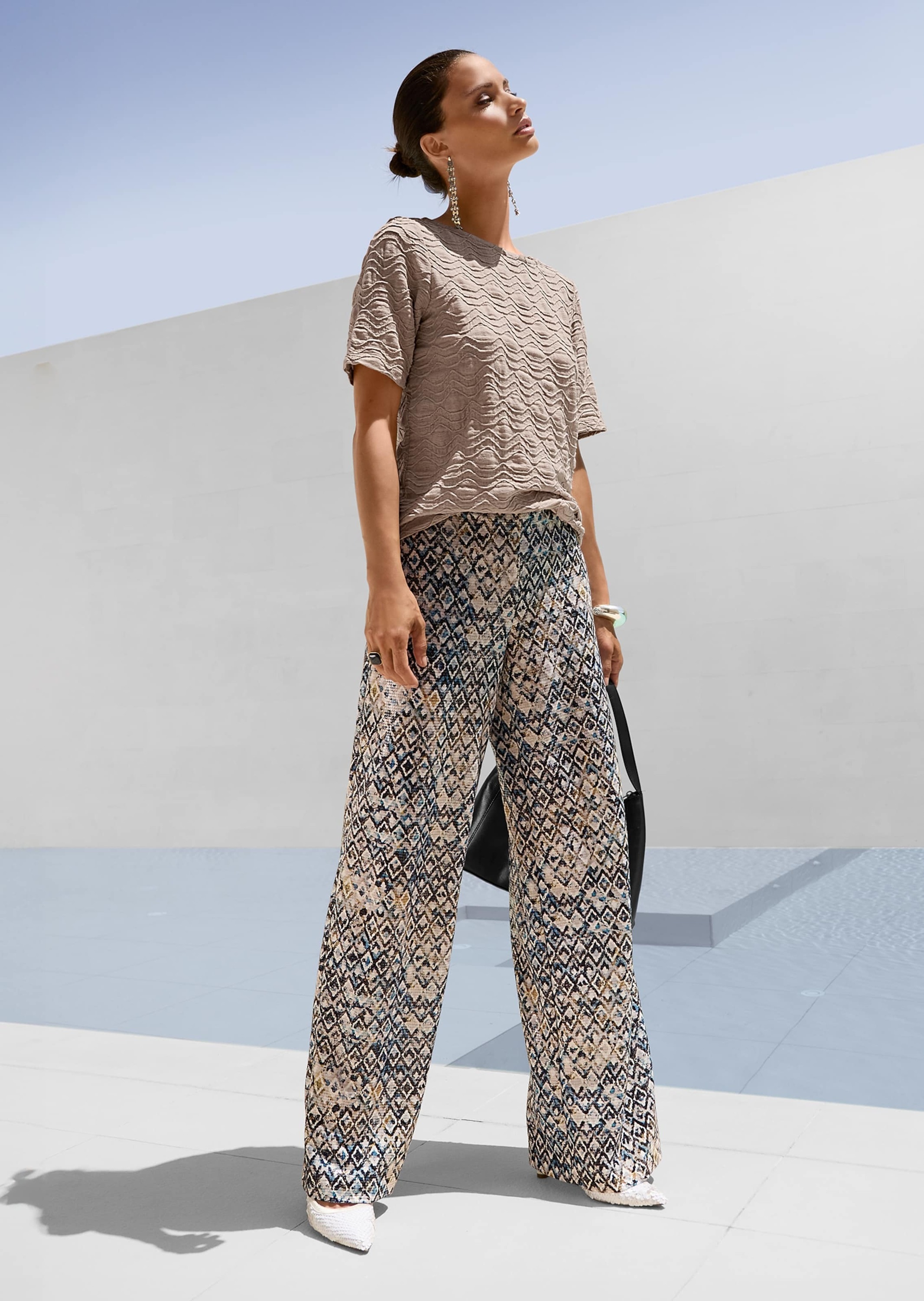 MADELEINE Kurzarmshirt »Shirt Rundhals-Shirt mit Struktur«