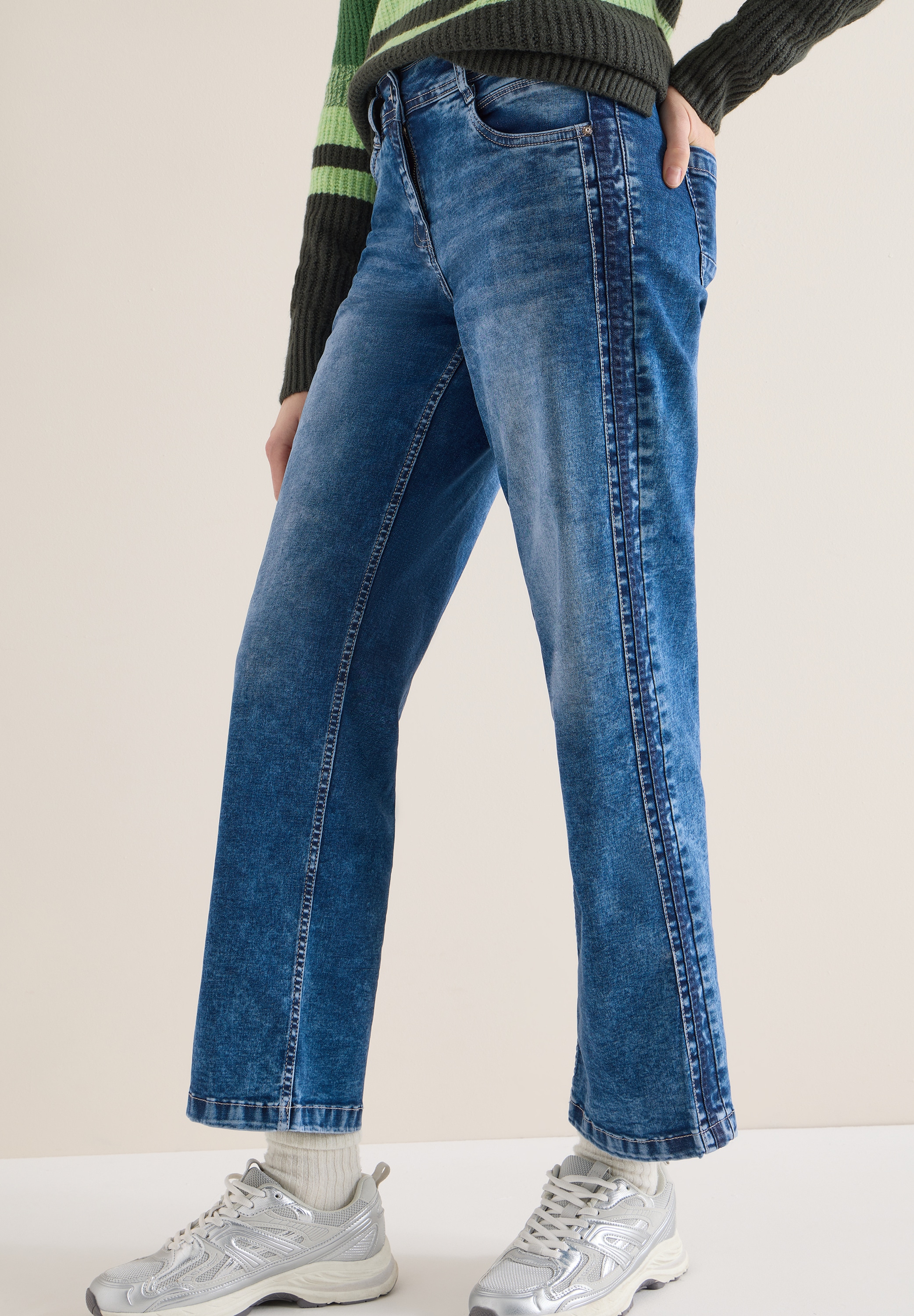 Cecil Weite Jeans "Style NEELE Mid Blue" mit tonalen Gallonstreifen und Str günstig online kaufen
