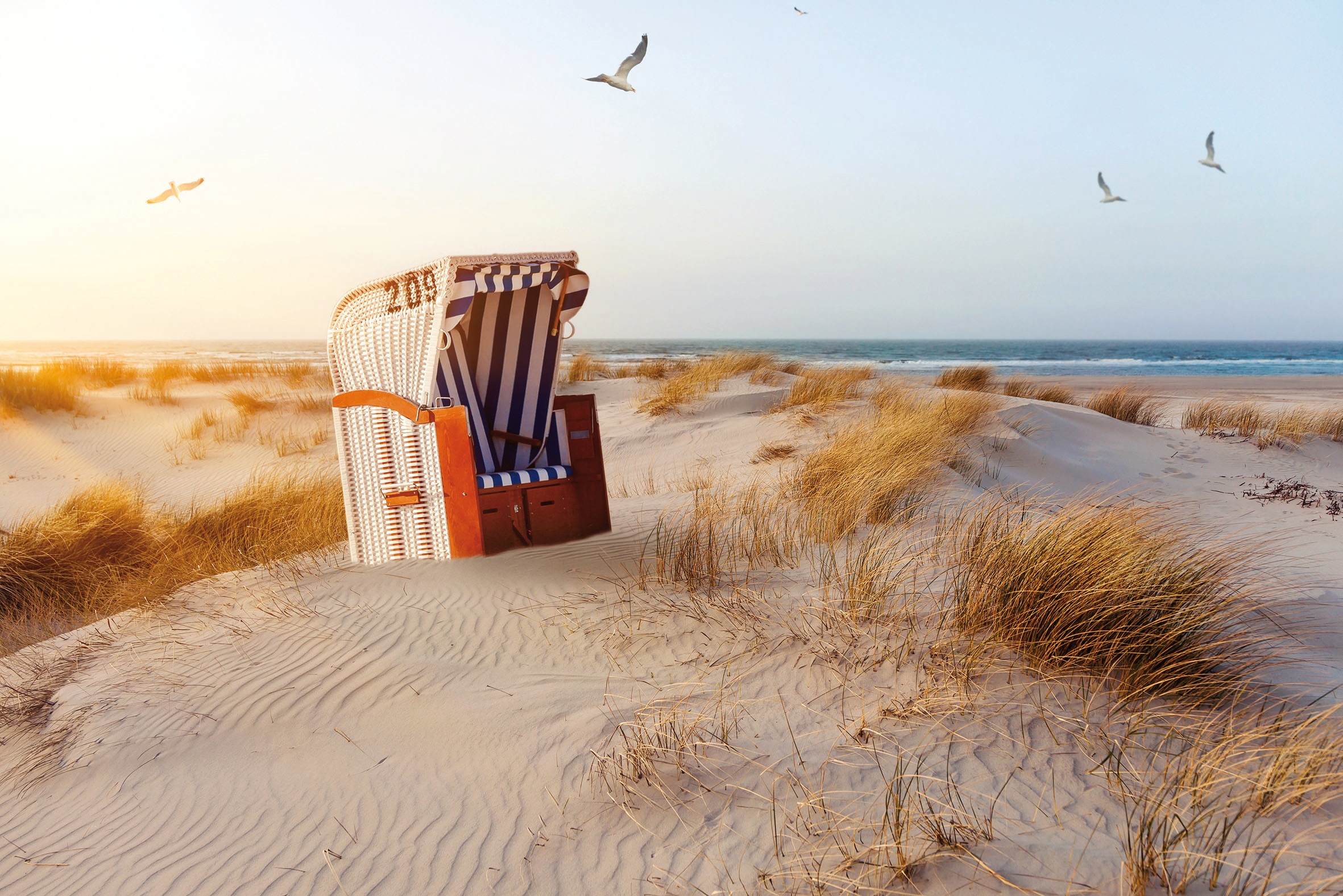 Bönninghoff Leinwandbild "Wandbild STRANDKORB 60x90 cm – Leinwandbild Keilrahmen Deko modern" Landschaft Meer Meer Bilder Natur Strand Strandbilder 1 Stk. tlg. auf Keilrahmen gespannt