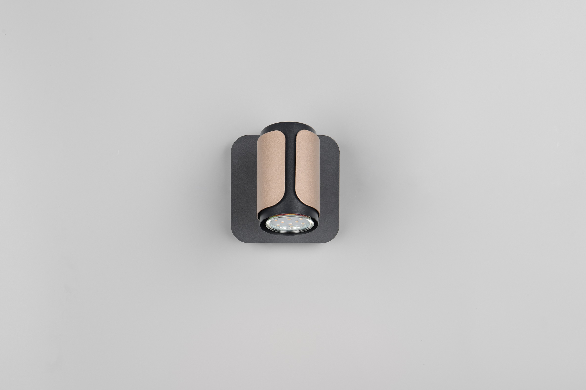 TRIO Leuchten Deckenstrahler »GILLAN, Spot 1-flammig, exkl 1x GU10 max 10W, 12x12x16,5 cm (B/H/T)«, 1 flammig, Leuchtmittel GU10 | Leuchtmittel wechselbar, als Wandstrahler oder Deckenstrahler montierbar, mit Kippschalter