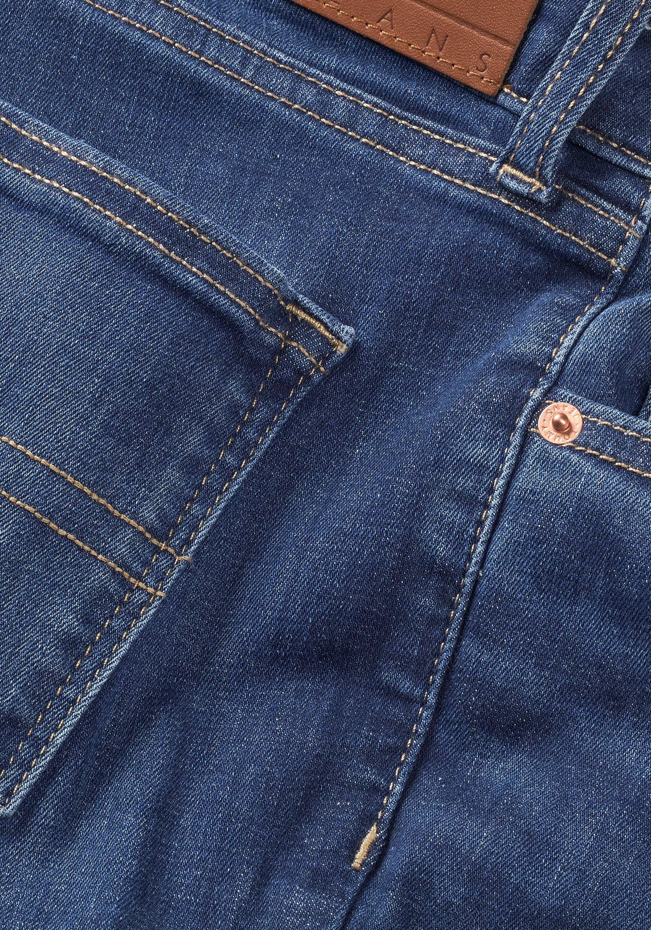 Tommy Jeans Skinny-fit-Jeans »Nora Mid Rise Skinny Fit«, mit Waschung, Logo-Badge