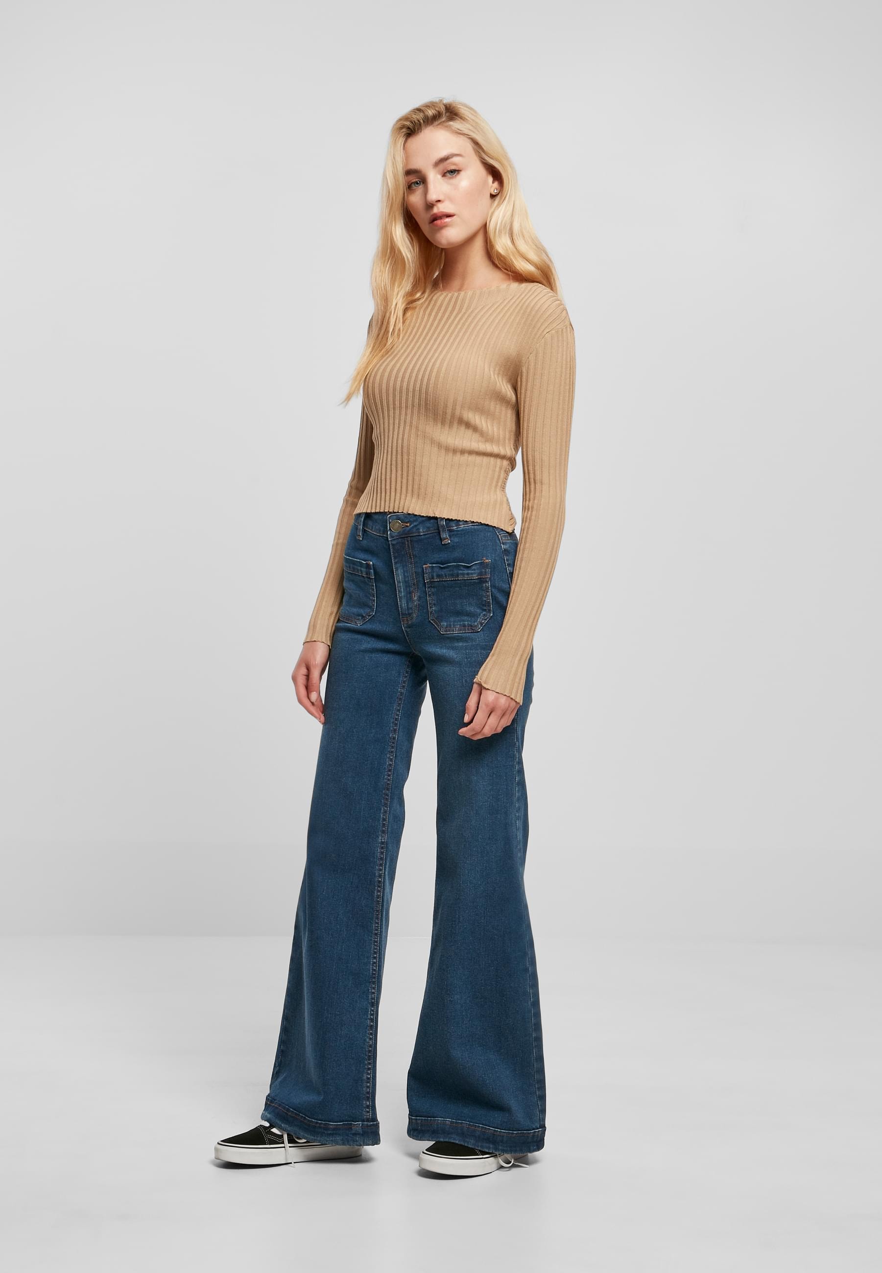 URBAN CLASSICS Bequeme Jeans »Urban Classics Damen Ladies Vintage Flared Denim Pants«, (1 tlg.)