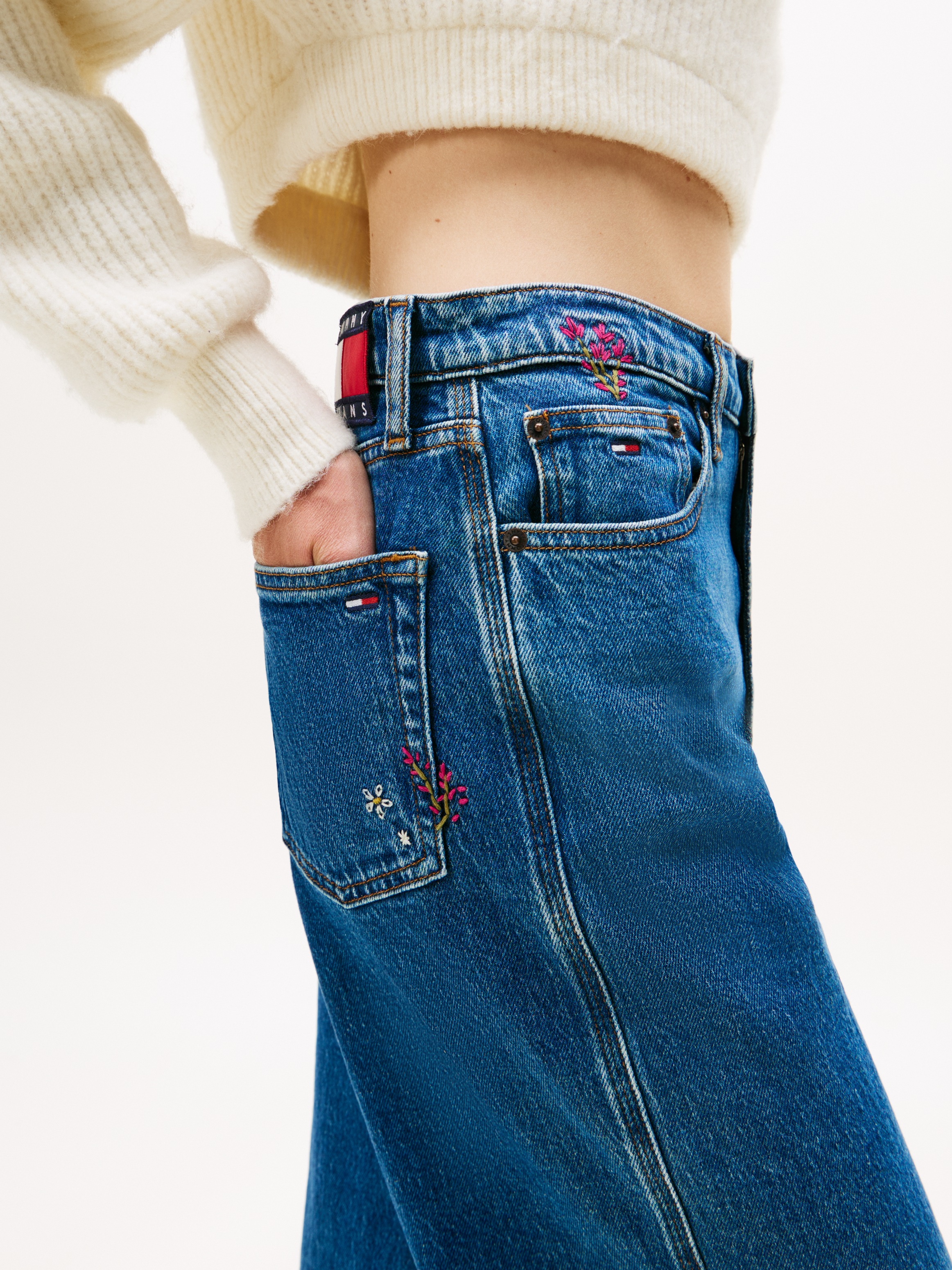 Tommy Jeans Loose-fit-Jeans "CLAIRE HR WD EMBRO BI4139" günstig online kaufen