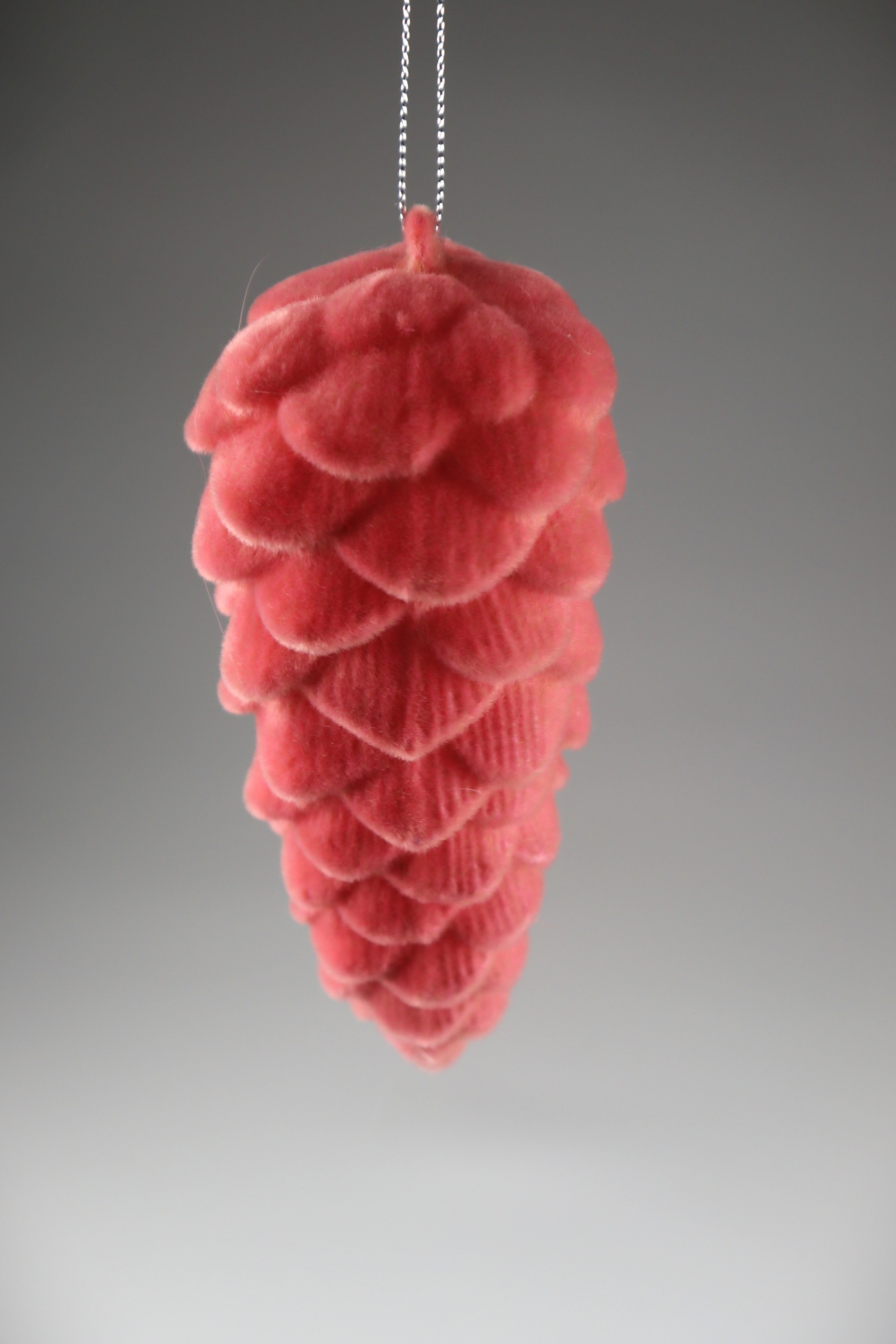 AM Design Weihnachtsfigur »Zapfen mit samtweichem Flock« aus Kunststoff, BxH: 8x19cm, in drei weihnachtlichen Farben