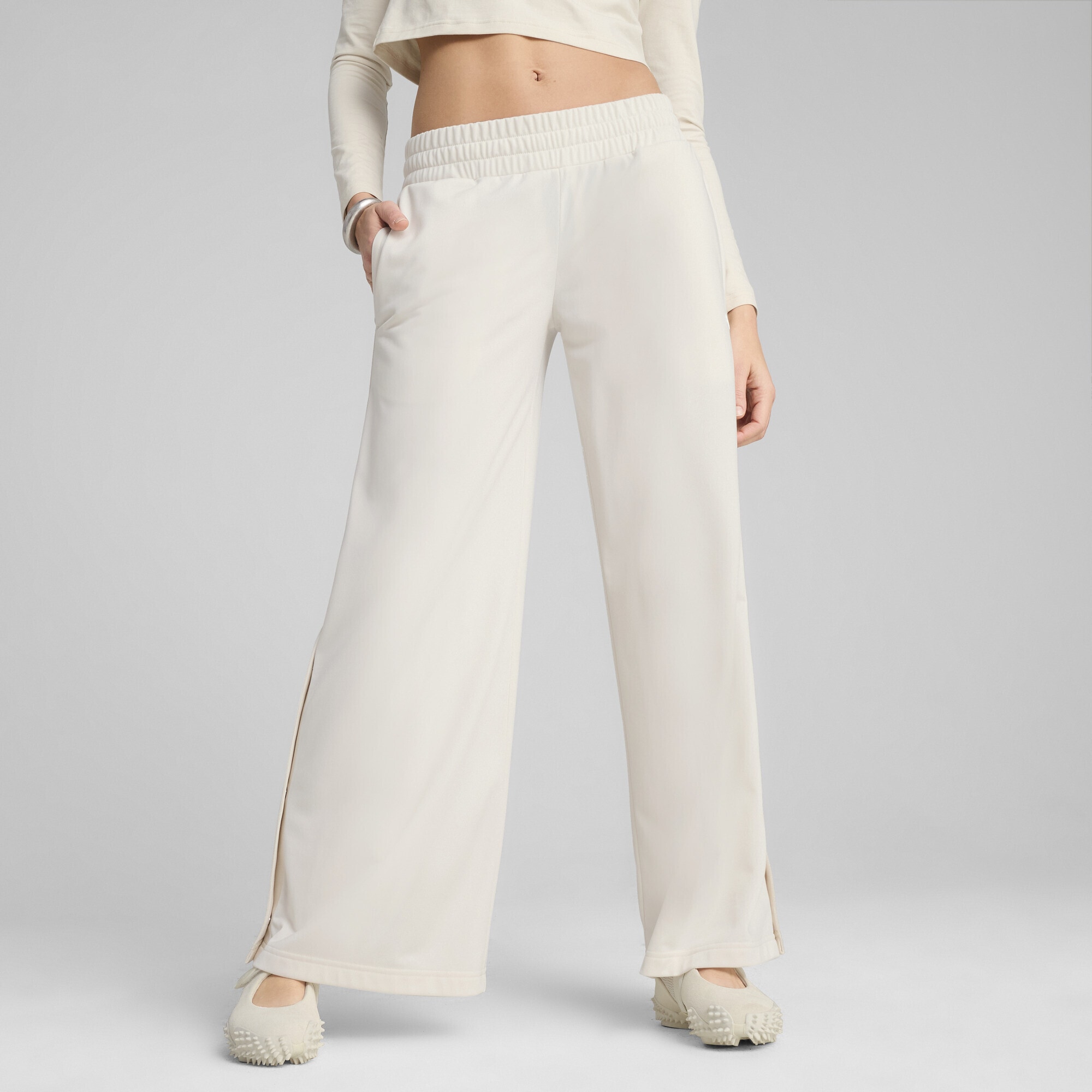 PUMA Sporthose »WARDROBE ESS Hose mit niedrigem Bund und Druckknopfverschluss«