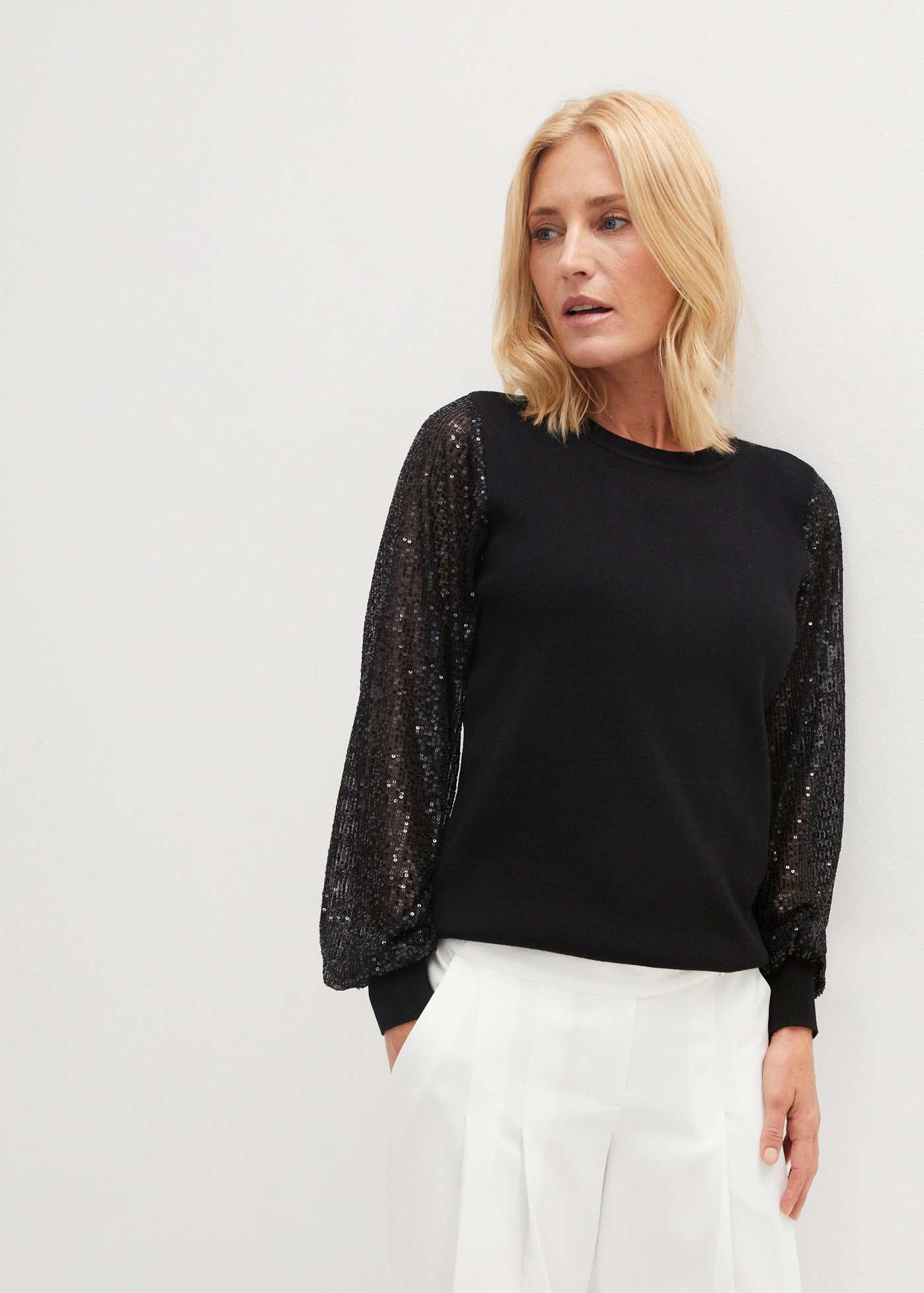 bonprix Strickpullover im weichen Viskose-Feinstrick, mit Ballonärmeln mit Pailletten