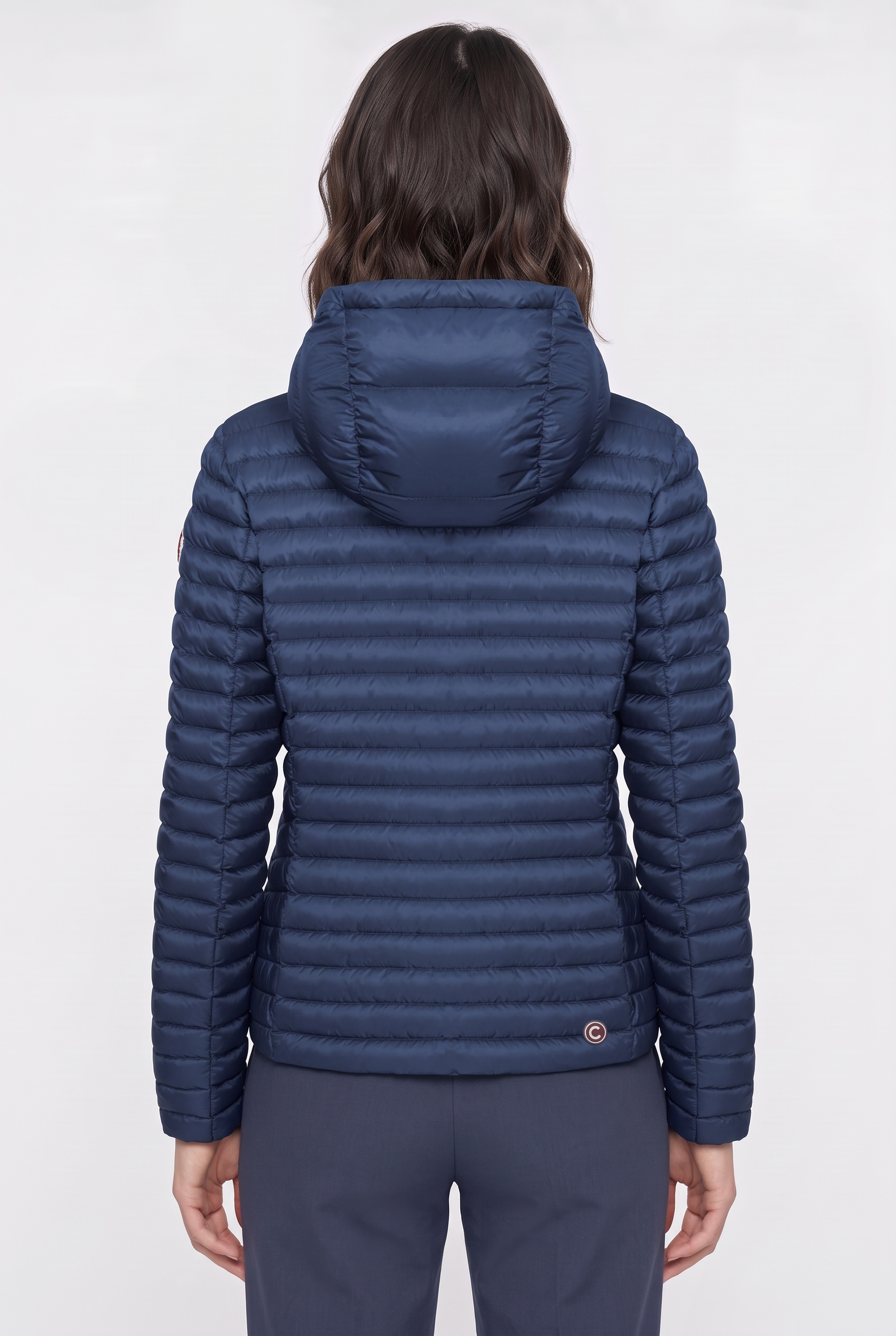 Colmar Leichtdaunenjacke mit Kapuze leicht taillierte Passform, Zwei-Wege-Reißverschluss, feste Kapuze