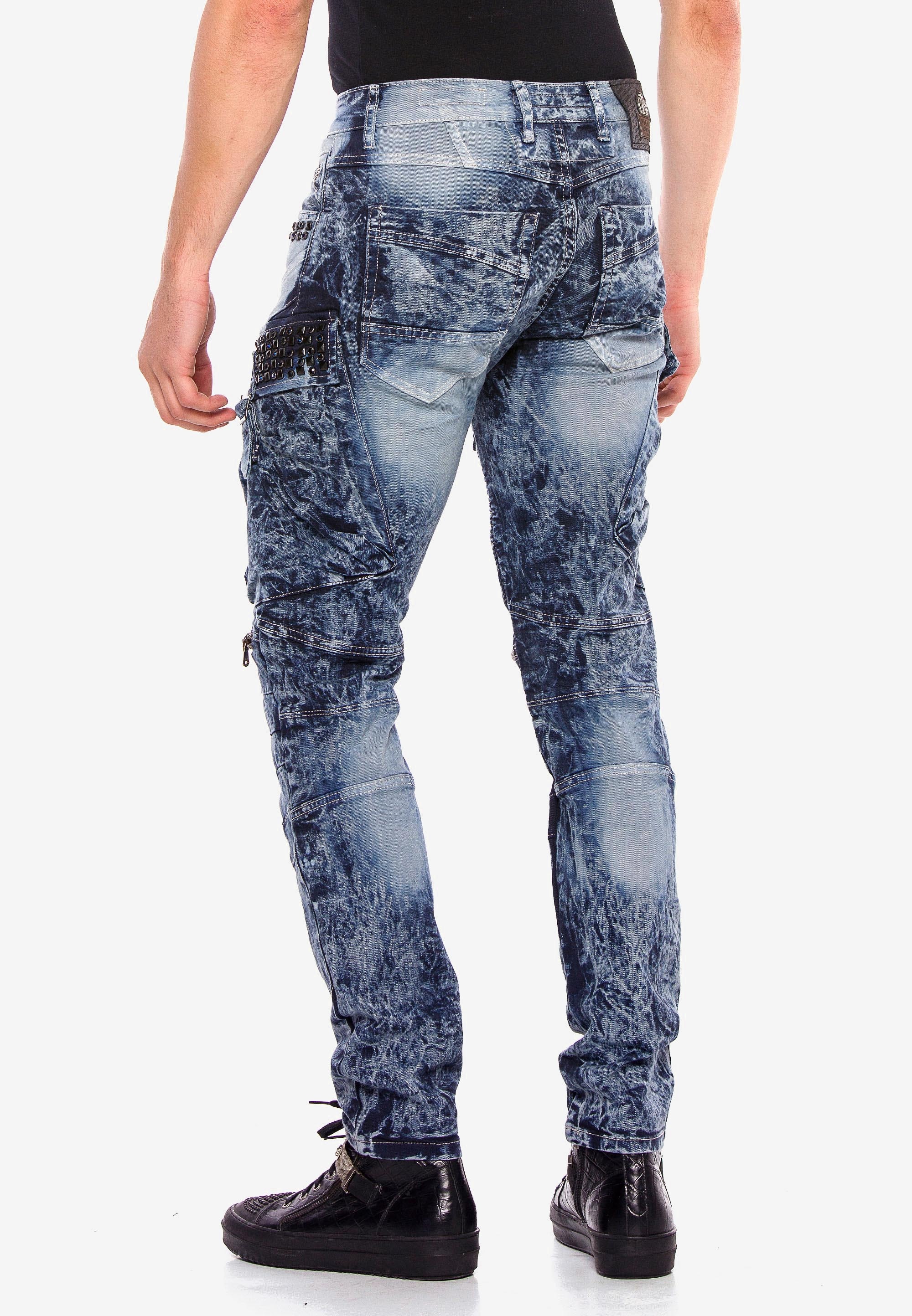 Cipo & Baxx Bequeme Jeans, mit Edelstein Taschen in Regular Fit