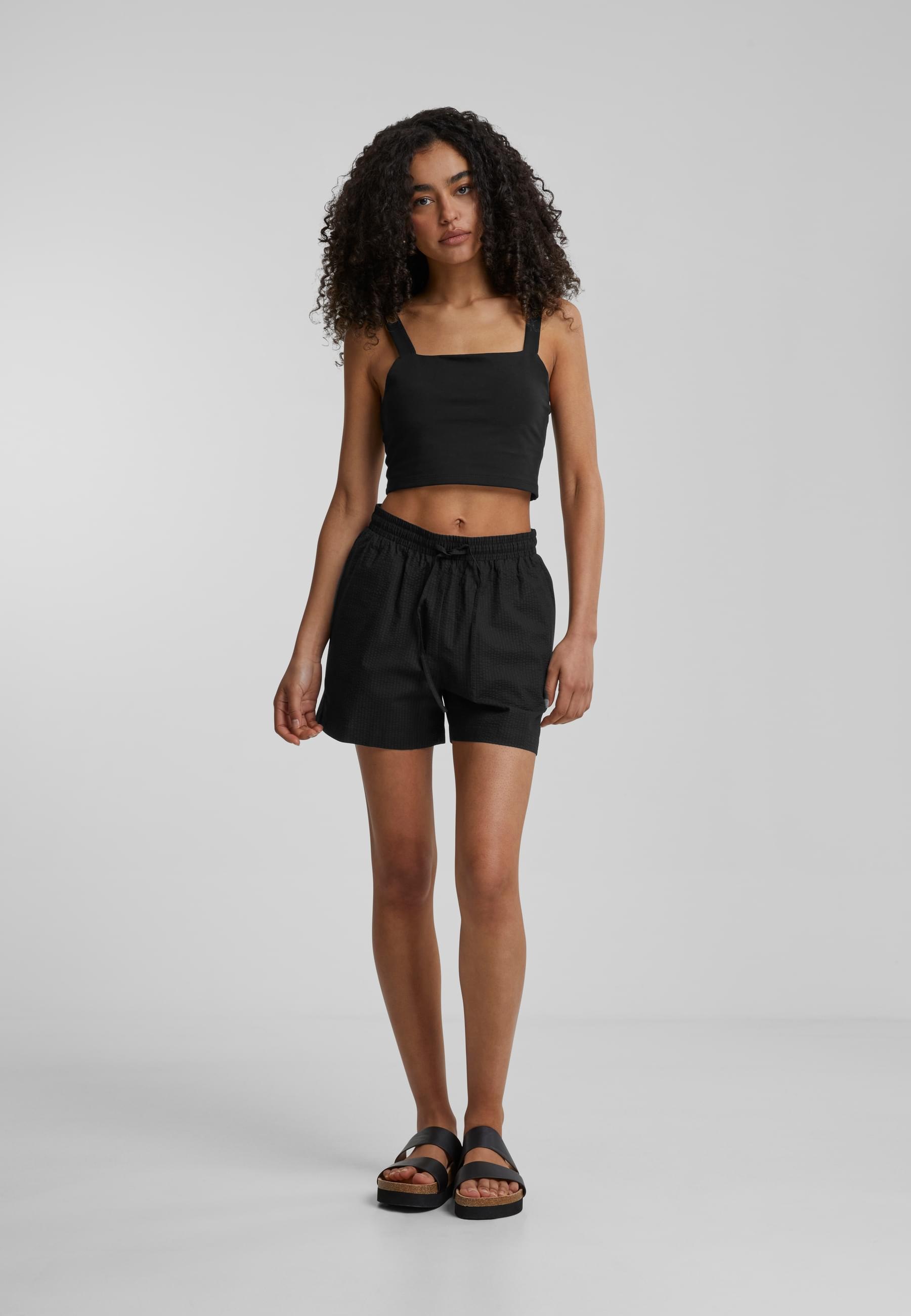 URBAN CLASSICS Shorts »Urban Classics Damen Ladies Seersucker Shorts«, (1 tlg.)