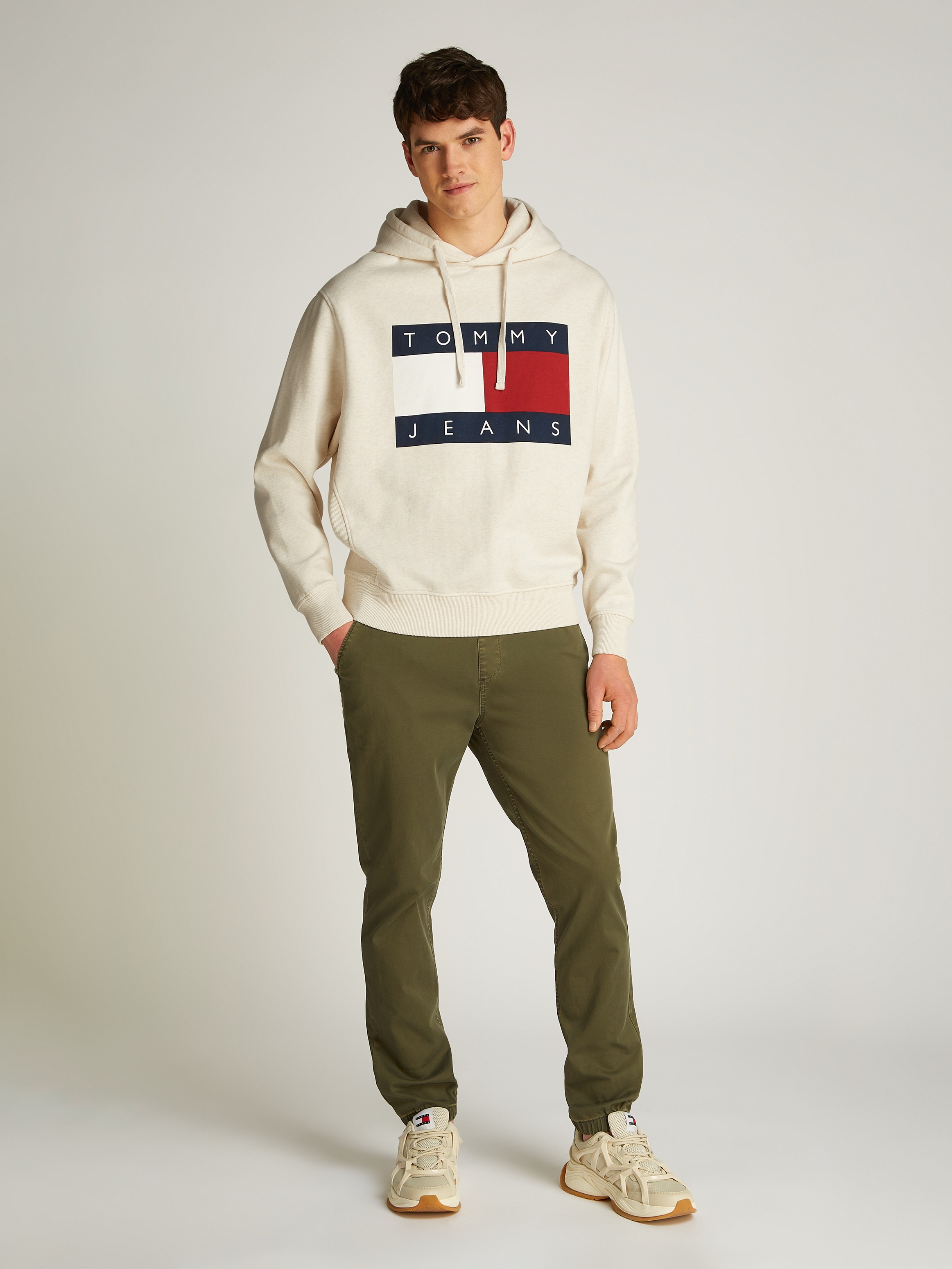 Tommy Jeans Hoodie »TJM MELANGE FLAG HOODIE«, mit großem Logo