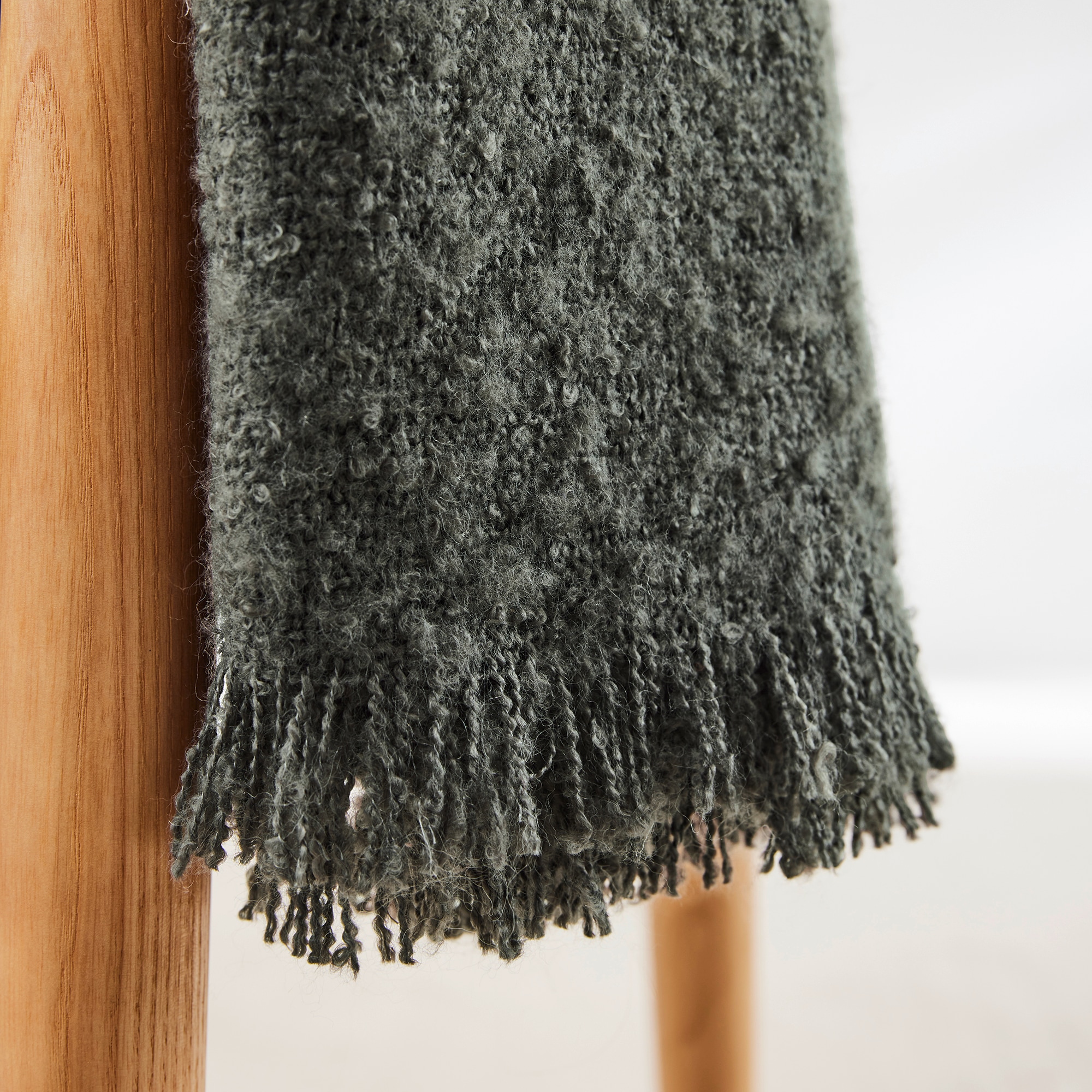 s.Oliver Wohndecke »s.Oliver Boucle Decke«, mit stilvollen Fransen