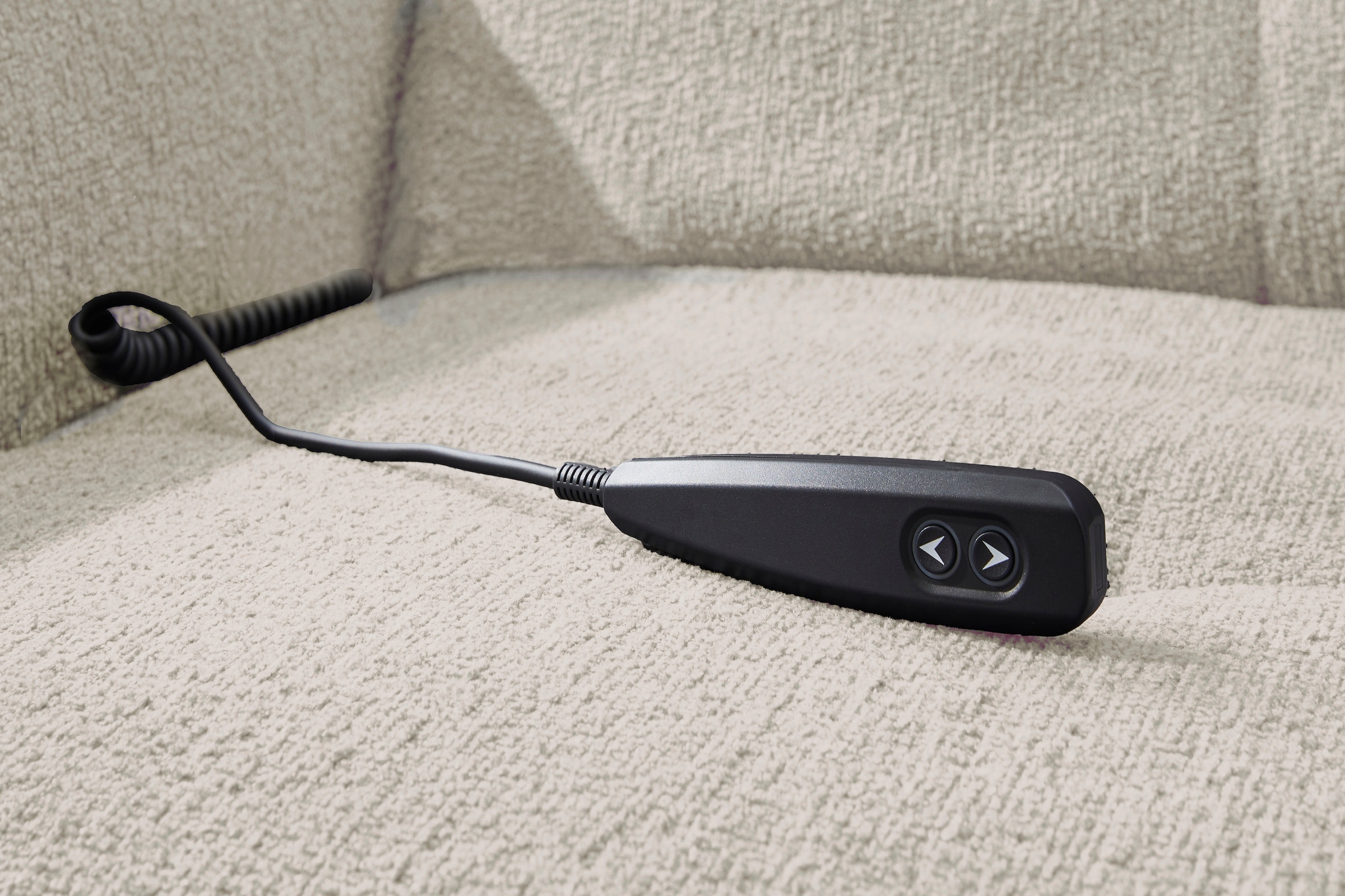 Jockenhöfer Gruppe Ecksofa »Chillout, L-Form, B: 288cm, elektr. Relaxfunktion im Sitz und Ottomane« 140kg Belastbarkeit je Sitz, verstellbaren Kopfstützen & Zierkissen