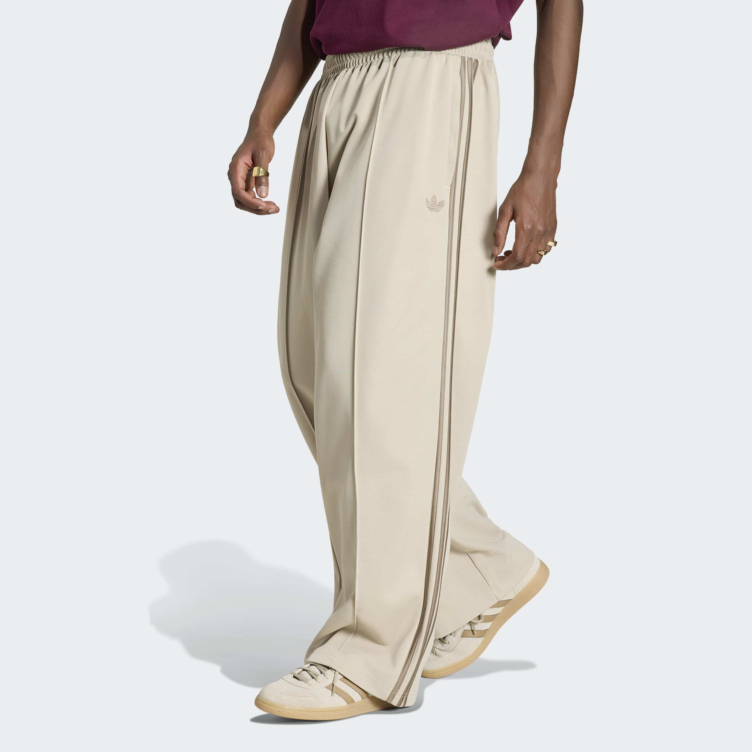 adidas Originals Sporthose "OVERSIZE" mit normal-weiter Passform, lange Hose, aus Baumwolle und Polyester