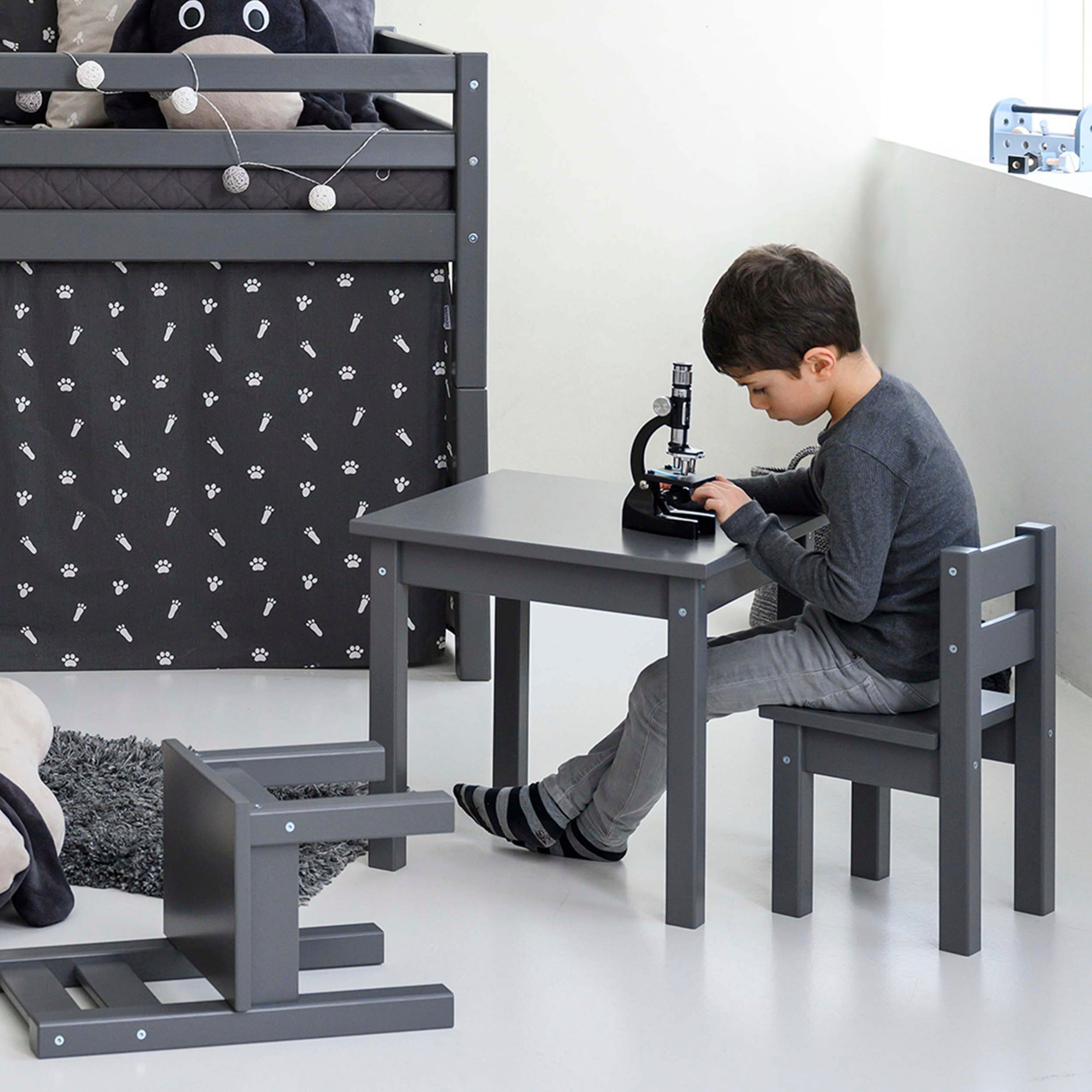 Hoppekids Kindersitzgruppe »MADS Kindersitzgruppe«, (Set, 3 tlg., 1 Tisch, 2 Stühle), in vielen Farben, mit zwei Stühlen