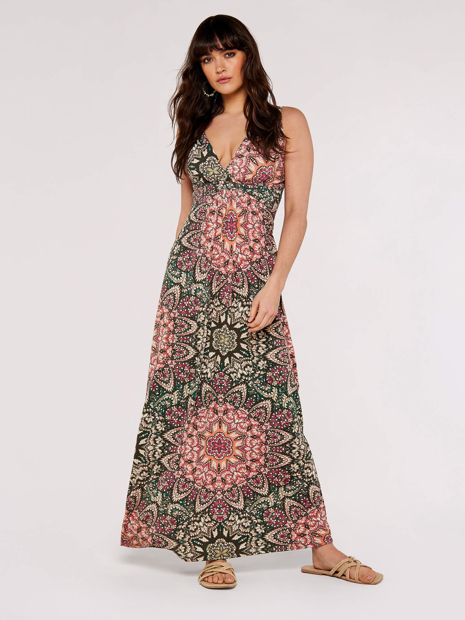 Apricot Maxikleid "Mandala-Maxikleid" mit Taillenband und Mandalamuster