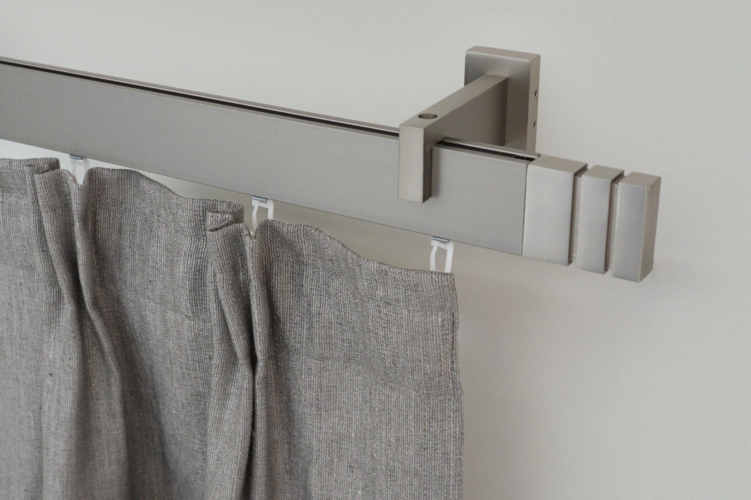 Gardinenstange GARESA, L:400cm, silber, Aluminium, Kinderzimmer, Gardinenstangen, "FLAT", Rechteckprofil, Wandmontage, perfekter Lauf, modern,