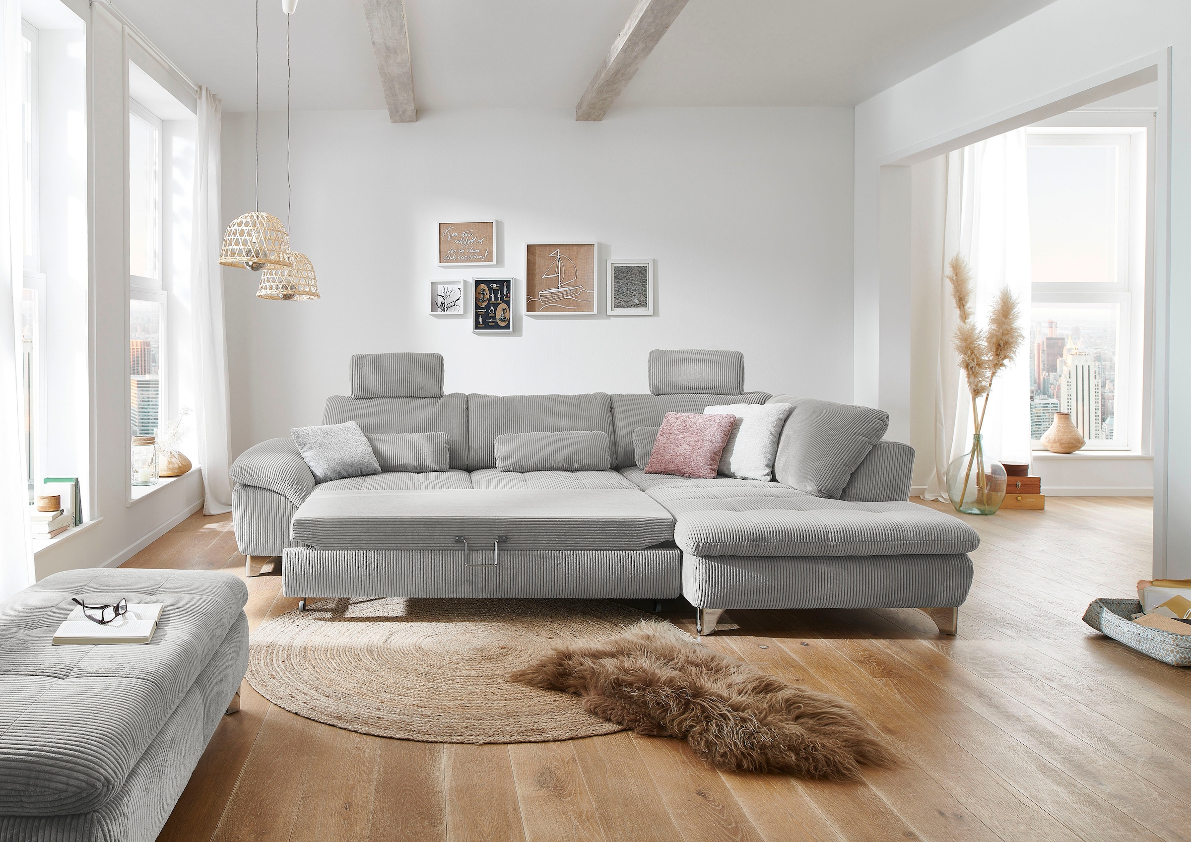 Die PlanBar Ecksofa »MP-IN14007 L-Form«, wahlweise mit Bettfunktion und verstellbaren Kopfstützen, in Cord