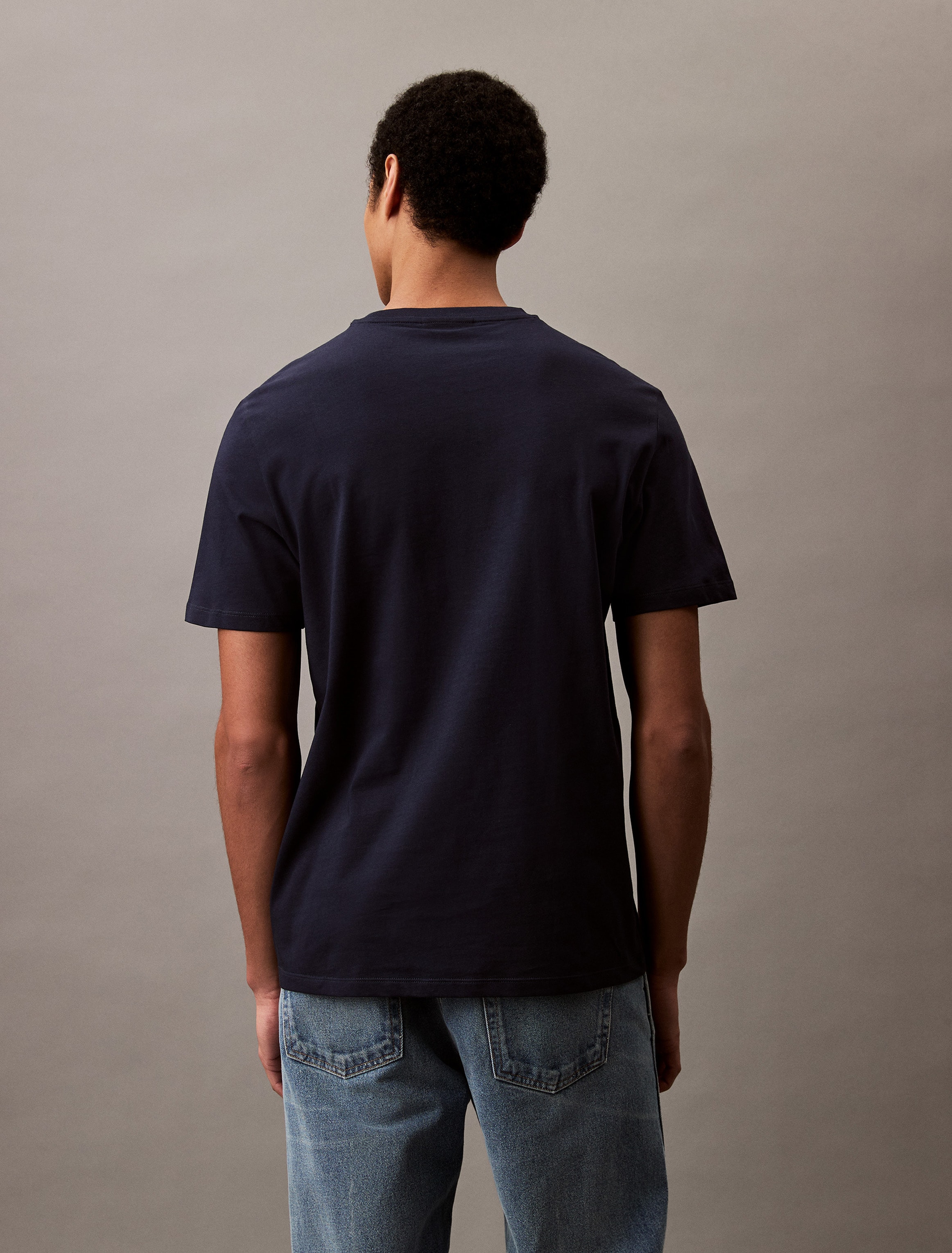 Calvin Klein Jeans T-Shirt »SS SMOOTH CTTN SOLID CREWNK TEE«, mit Logo
