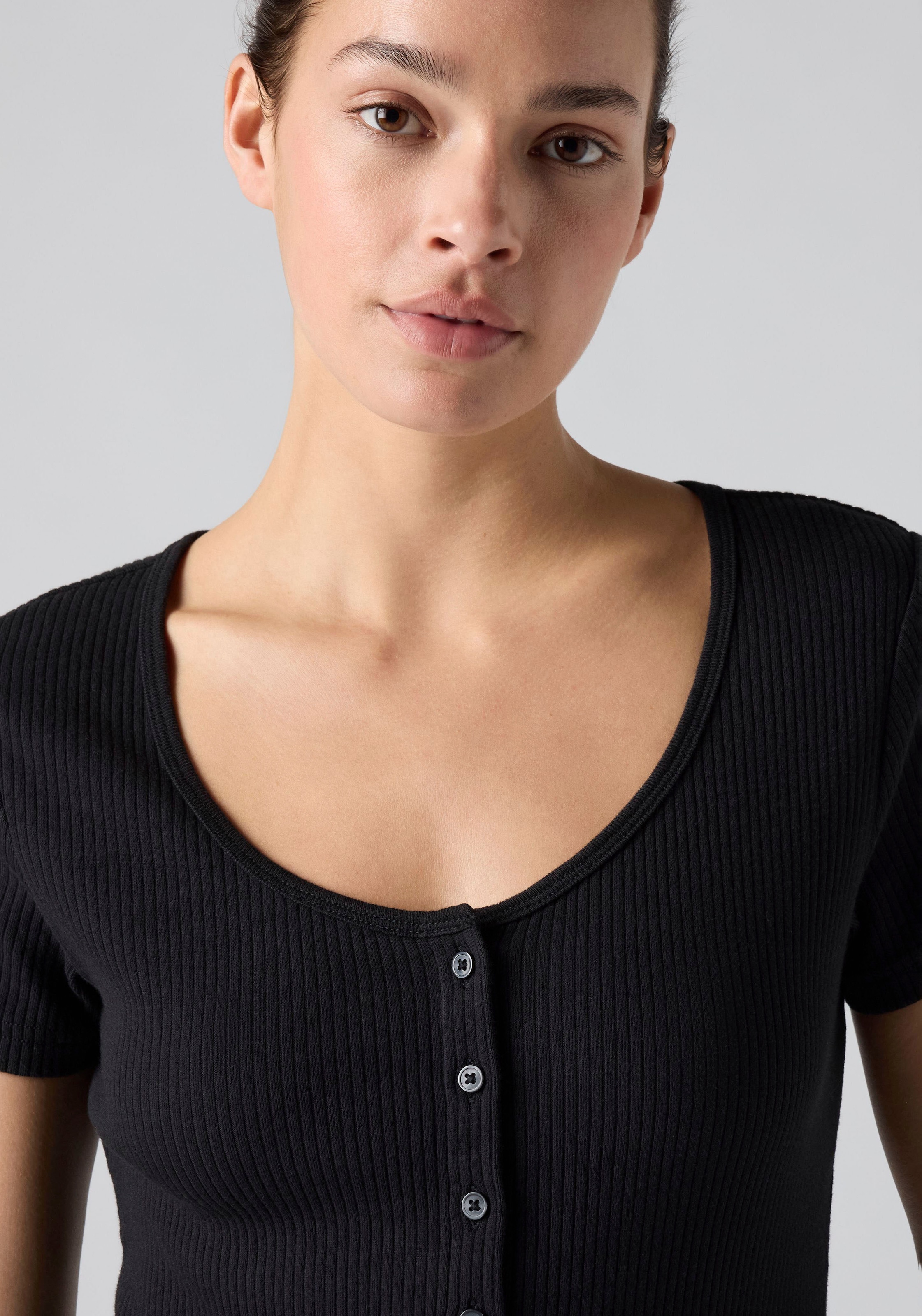 Levi's® T-Shirt »AUSTEN BUTTON THROUGH SS« Feinripp