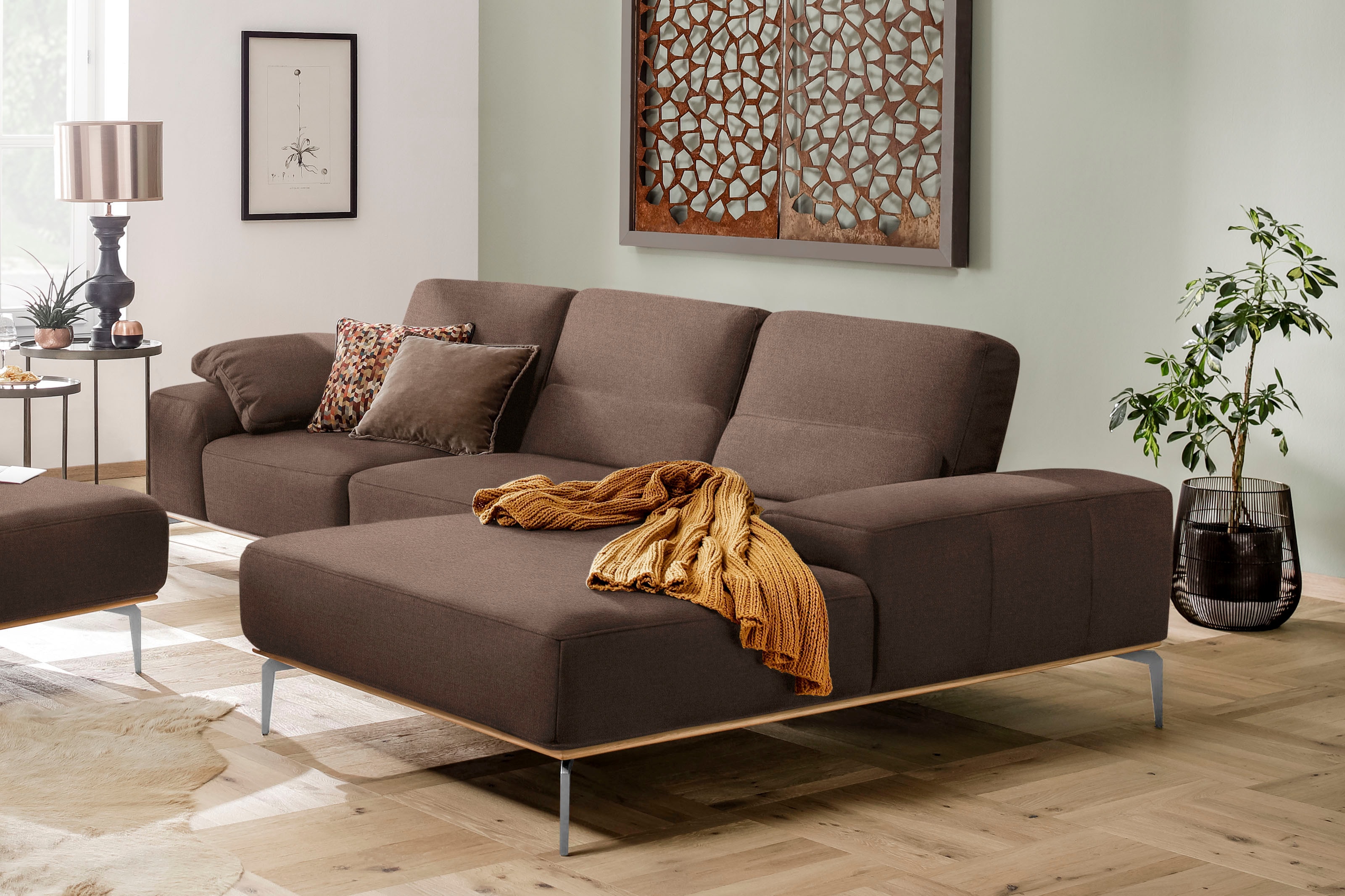 W.SCHILLIG Ecksofa "run, Designsofa, bequem, L-Form" mit elegantem Holzsockel, Füße in Chrom glänzend, Breite 299 cm