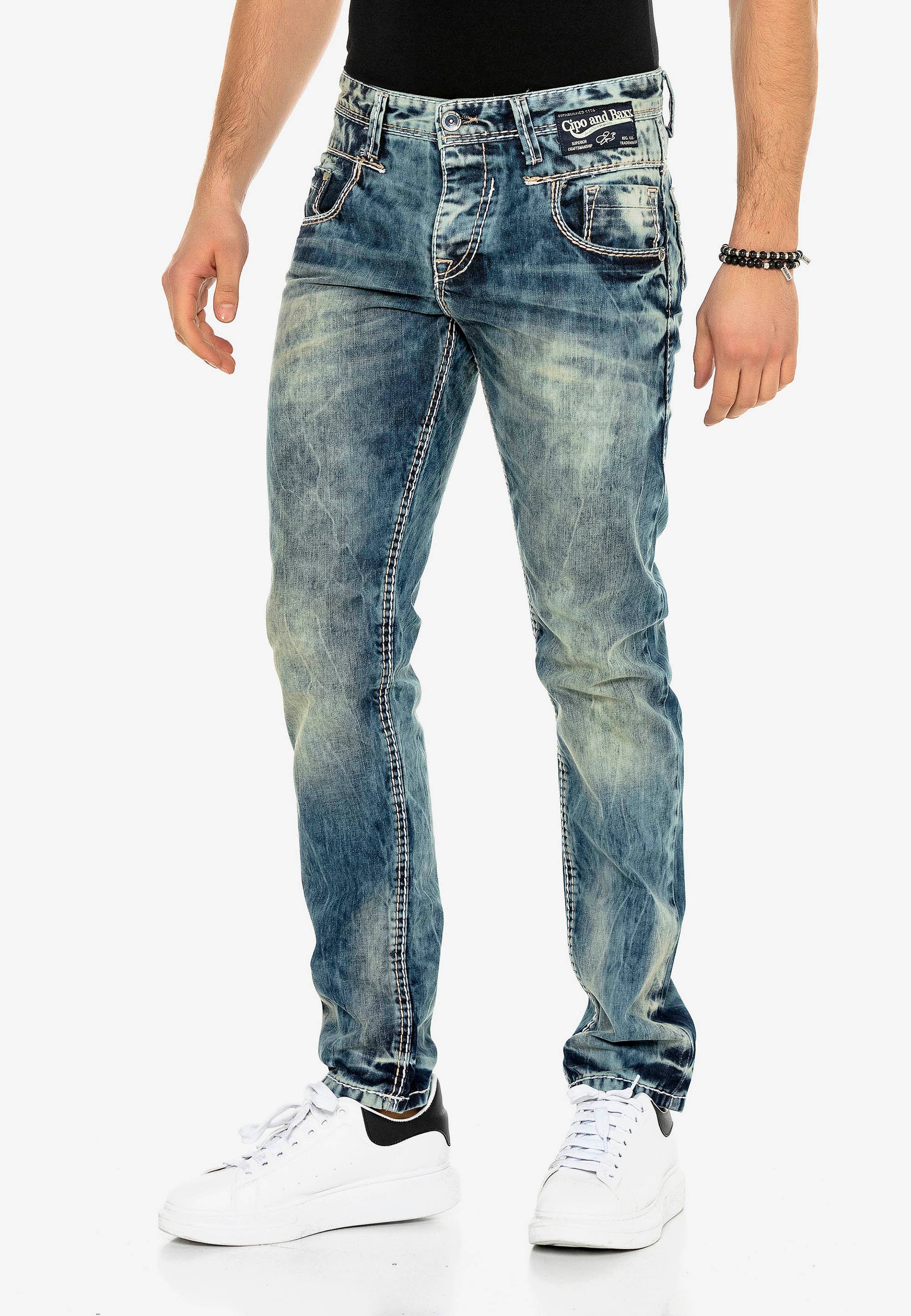 Cipo & Baxx Bequeme Jeans, in bequemem Regular Fit-Schnitt