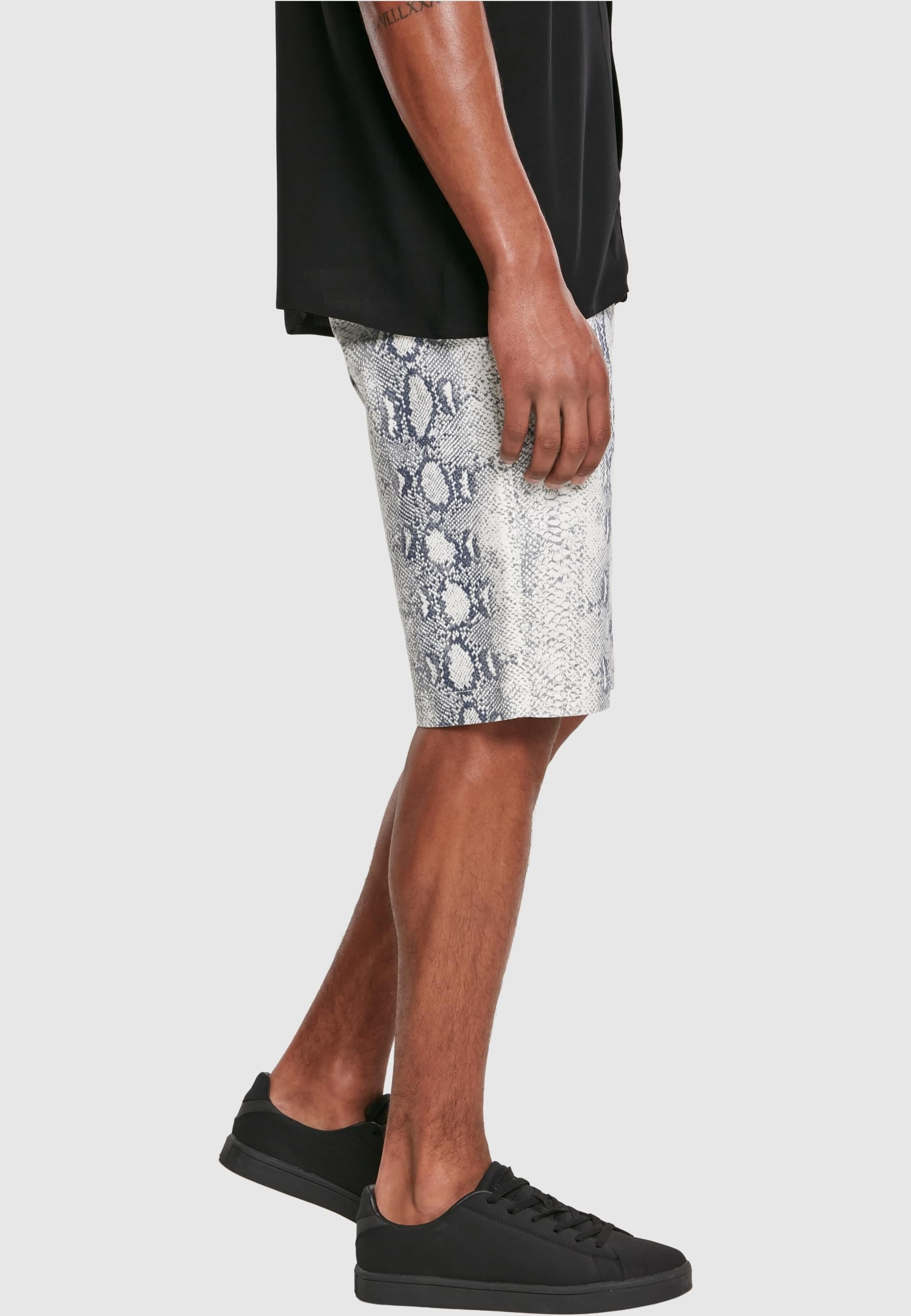 URBAN CLASSICS Stoffhose »Urban Classics Herren AOP Stretch Shorts«, (1 tlg.)