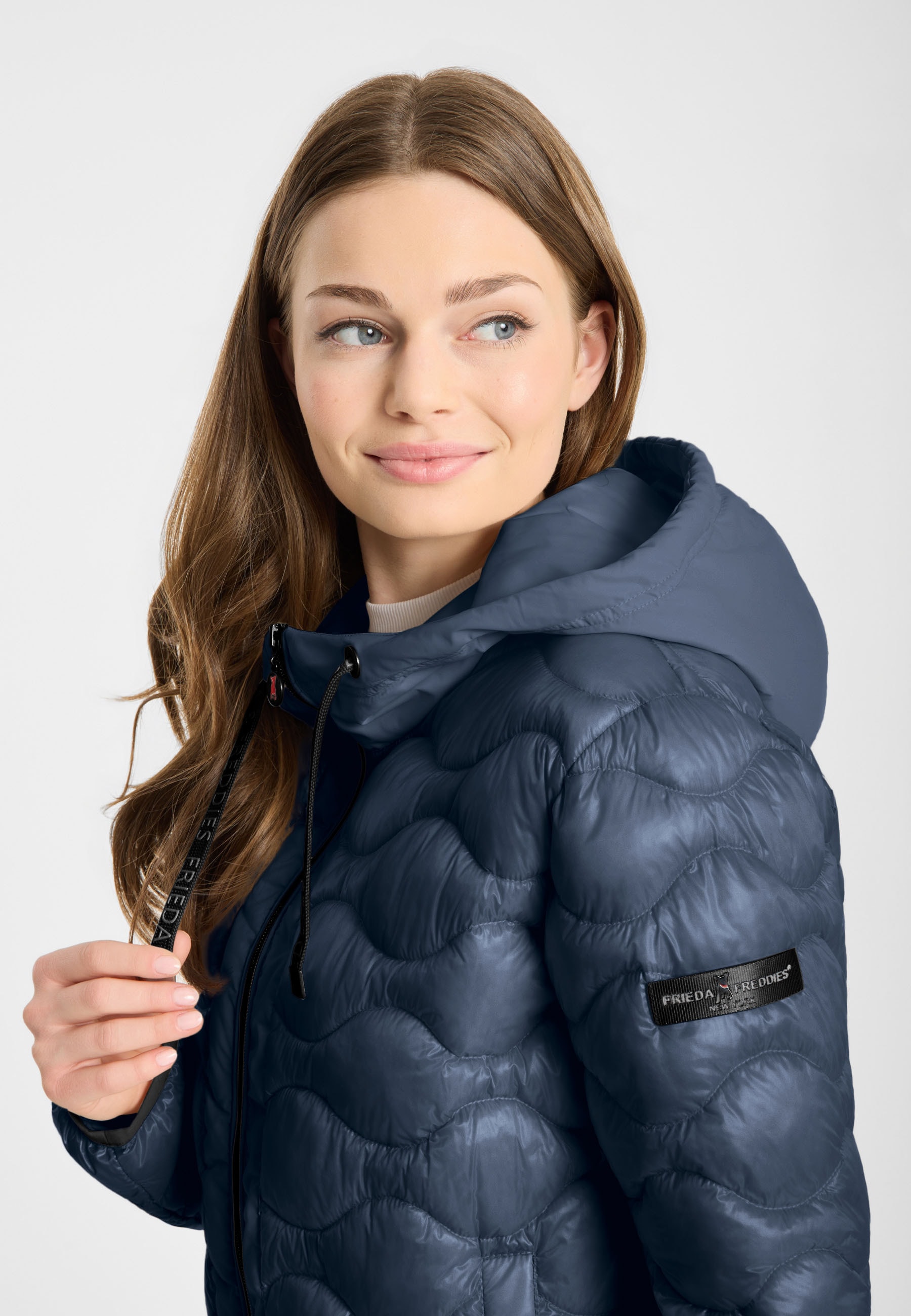 Frieda & Freddies Winterjacke »Frieda & Freddies Steppjacke mit Wellensteppung und Materialmix«