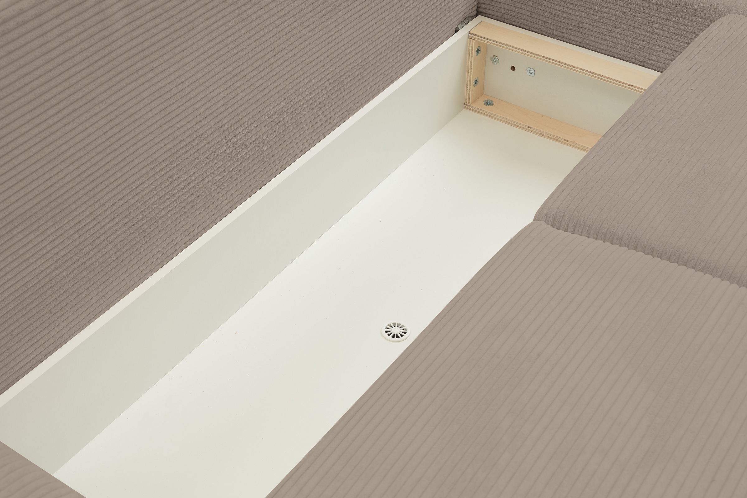 WERK2 Ecksofa »Riwa, modernes Sofa zum Kuscheln und Entspannen, Breite 300cm, L-Form«, Trendiges Ecksofa mit vielen Kissen, Schlaffunktion & Bettkasten