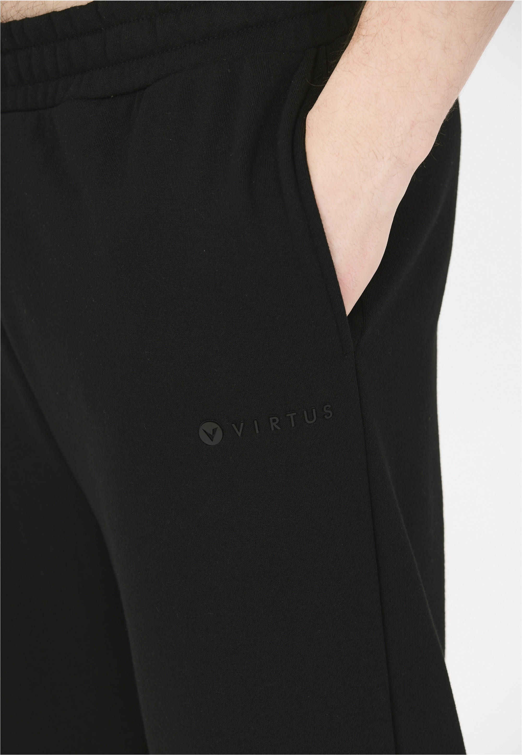 Virtus Sweathose »Kayce«, mit elastischem Bund und optimaler Passform