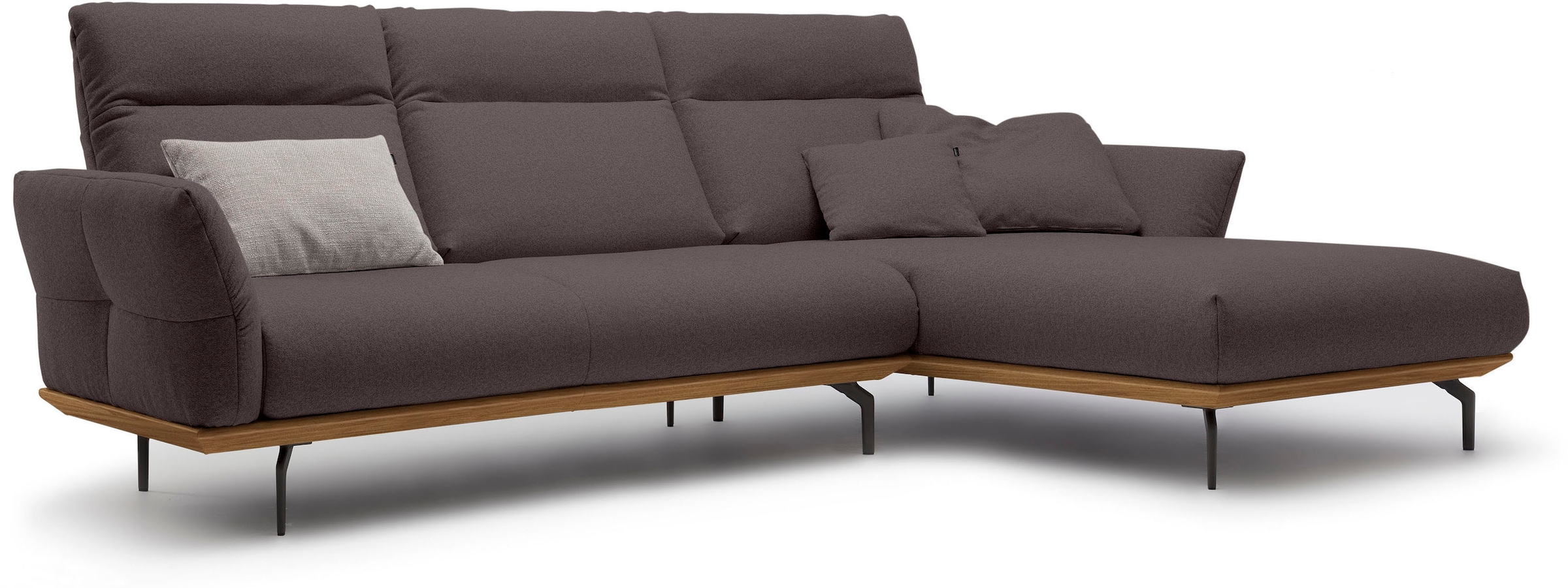 Creation BY ROLF BENZ Ecksofa »CR.460«, Sockel in Nussbaum, Winkelfüße in Umbragrau, Breite 298 cm