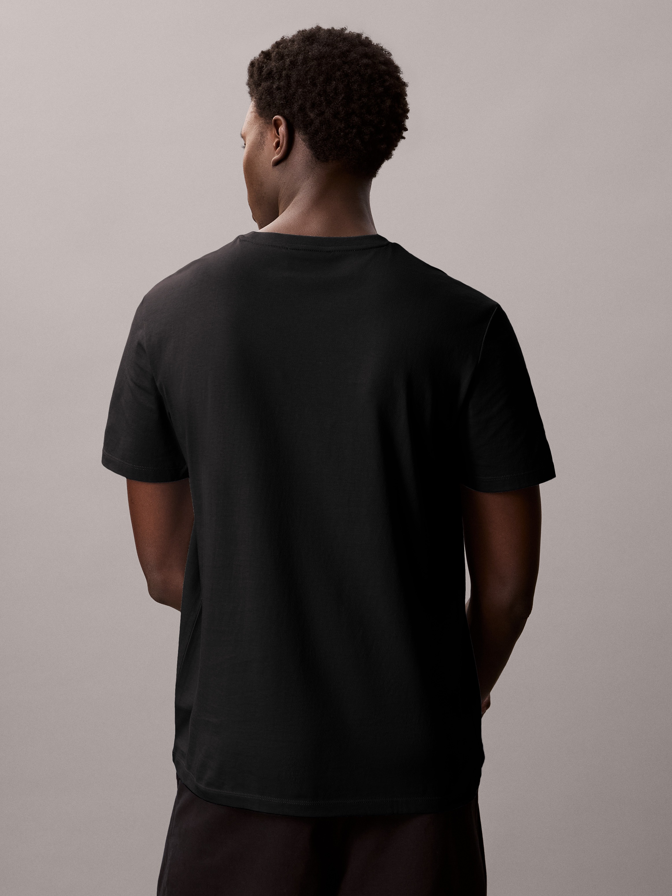 Calvin Klein Jeans T-Shirt »SS BADGE TEE 2 PACK«, (Packung, 2er-Pack), Mit Rundhalsausschnitt