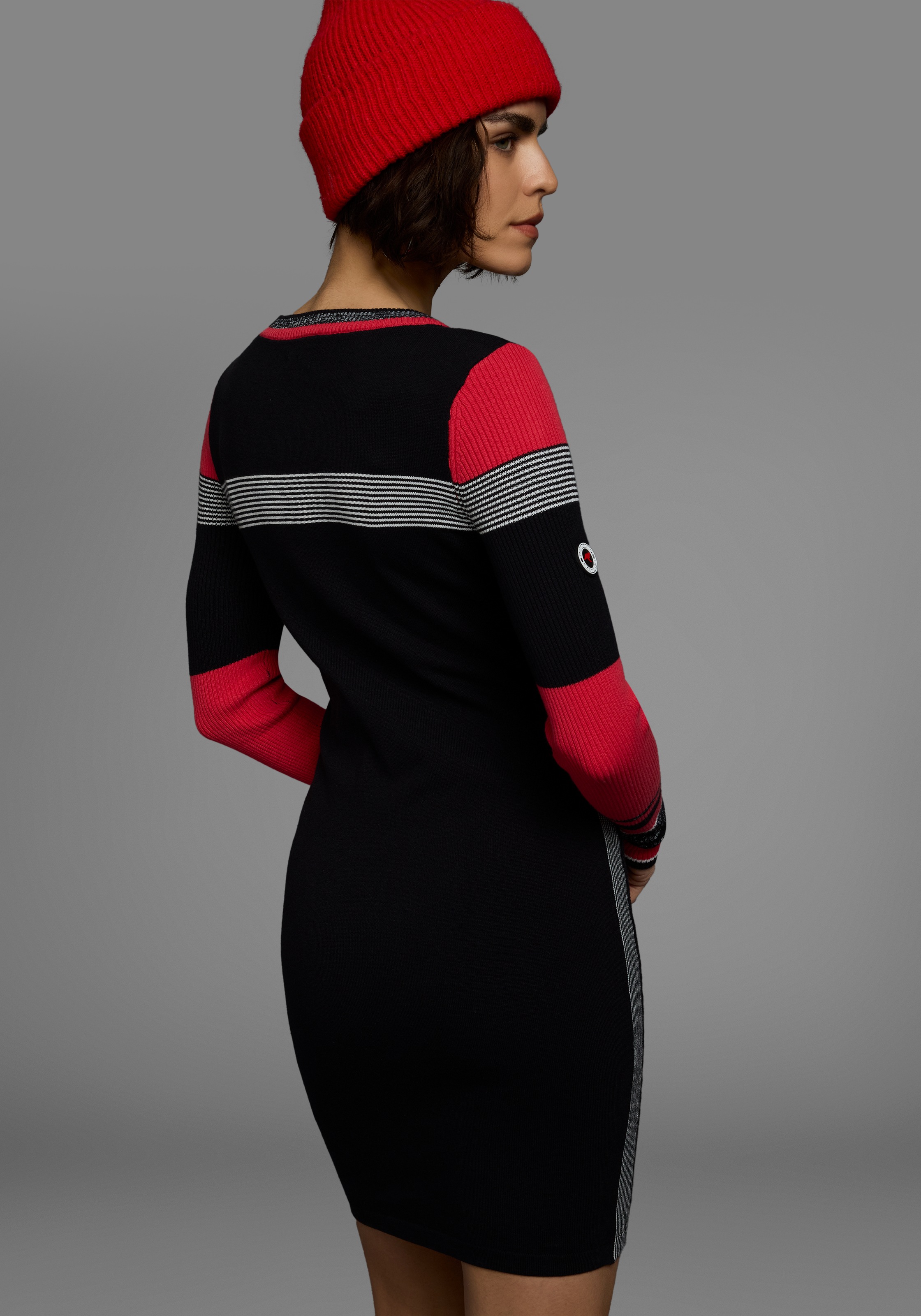 Thumbnail - KangaROOS Strickkleid figurbetont, lang, sportiver Look, aus Baumwollmix, Langarm