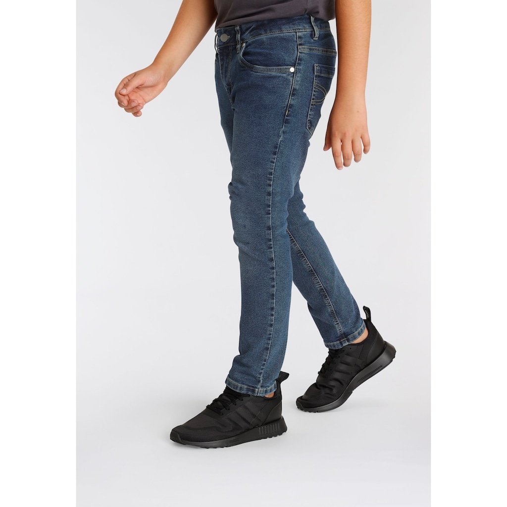 KIDSWORLD Stretch-Jeans »für Jungen«, mit schmalem Bein