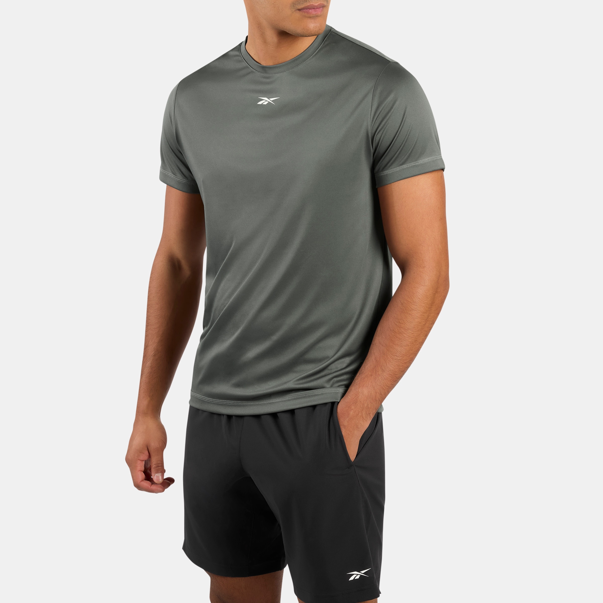 Reebok Trainingsshirt "ID TRAIN SS TECH TEE" Kurzarm-Design, atmungsaktives Material, schnell trocknend