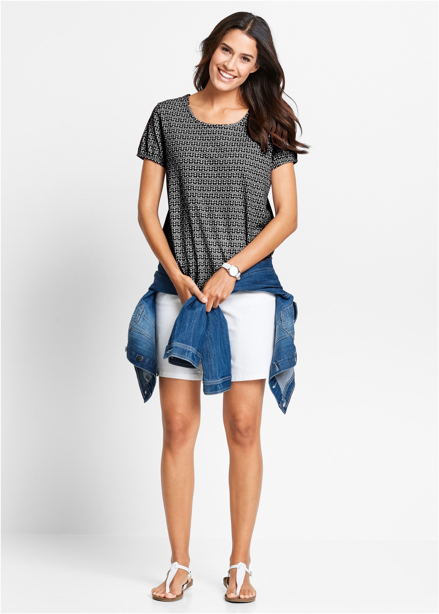 bonprix T-Shirt mit All-Over Print und Rundhalsausschnitt