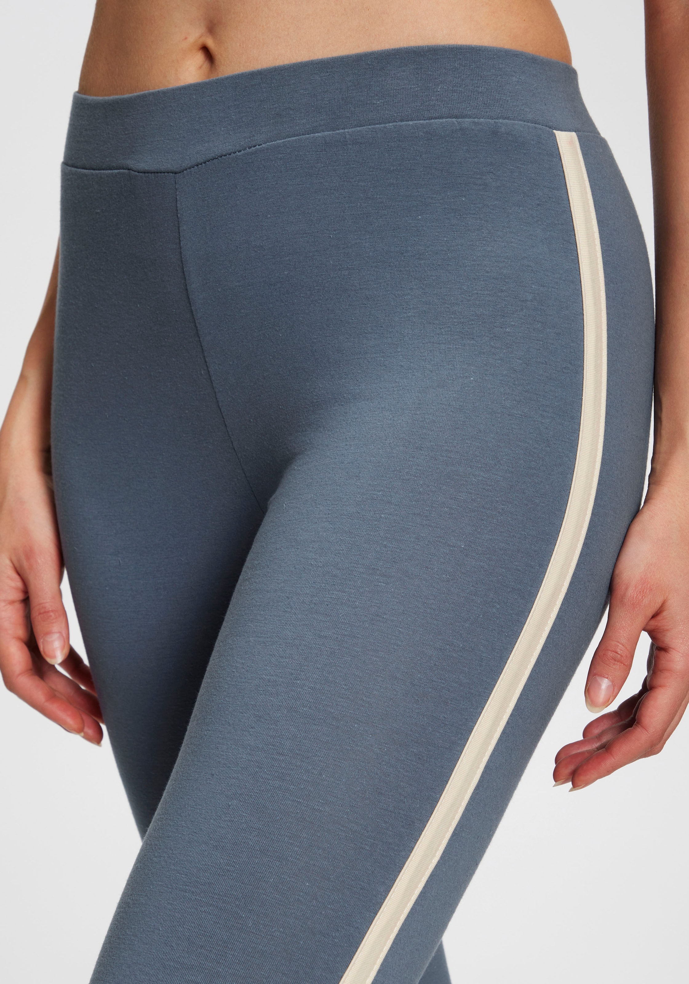 H.I.S Leggings, mit schmalen Seitenstreifen
