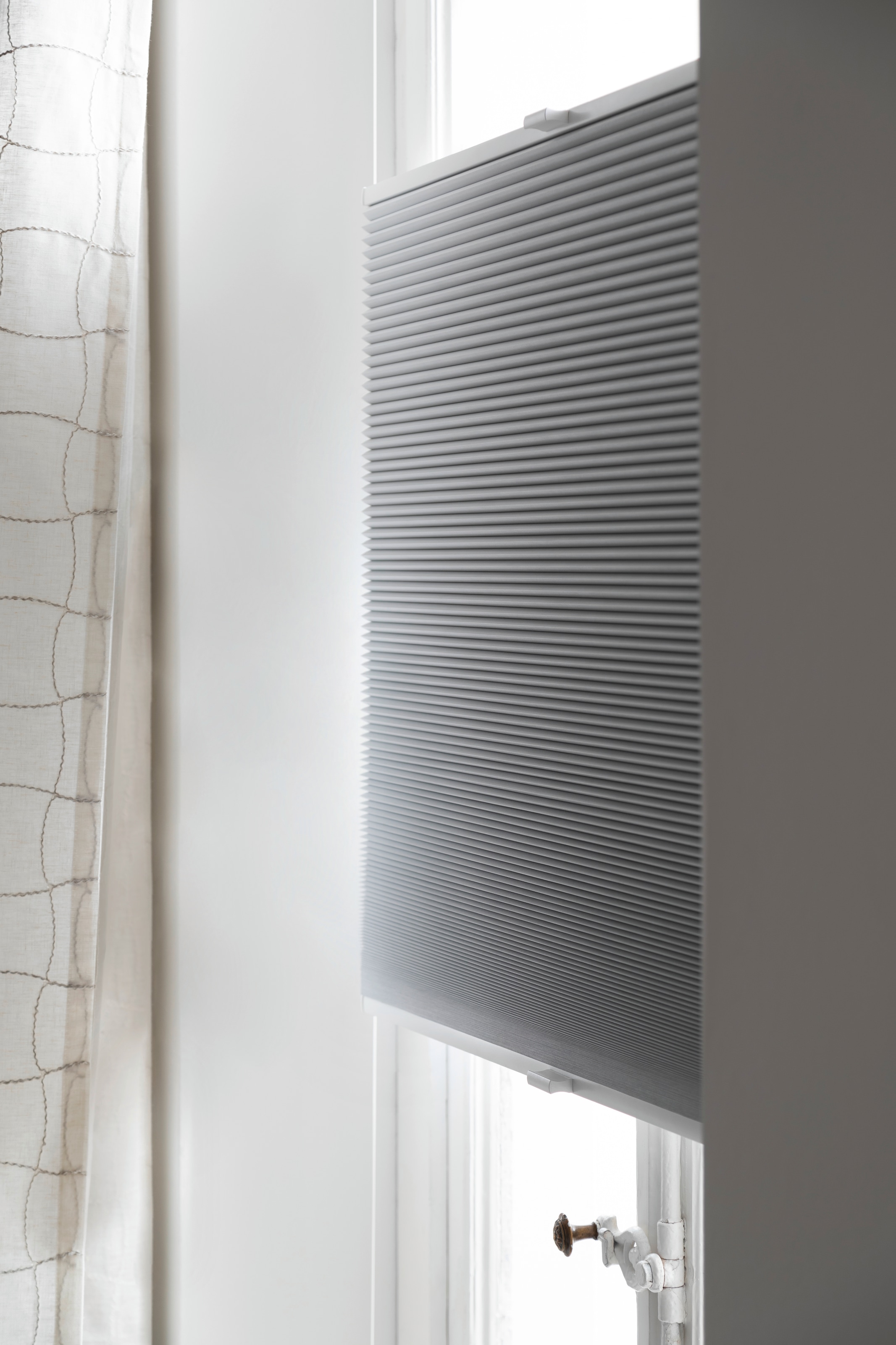 SCHÖNER WOHNEN-Kollektion Wabenplissee »Thermo Sina«, verdunkelnd, mit Bohren, verspannt, verschraubt, energiesparend, Thermo Rückseite, schallabsorbierend