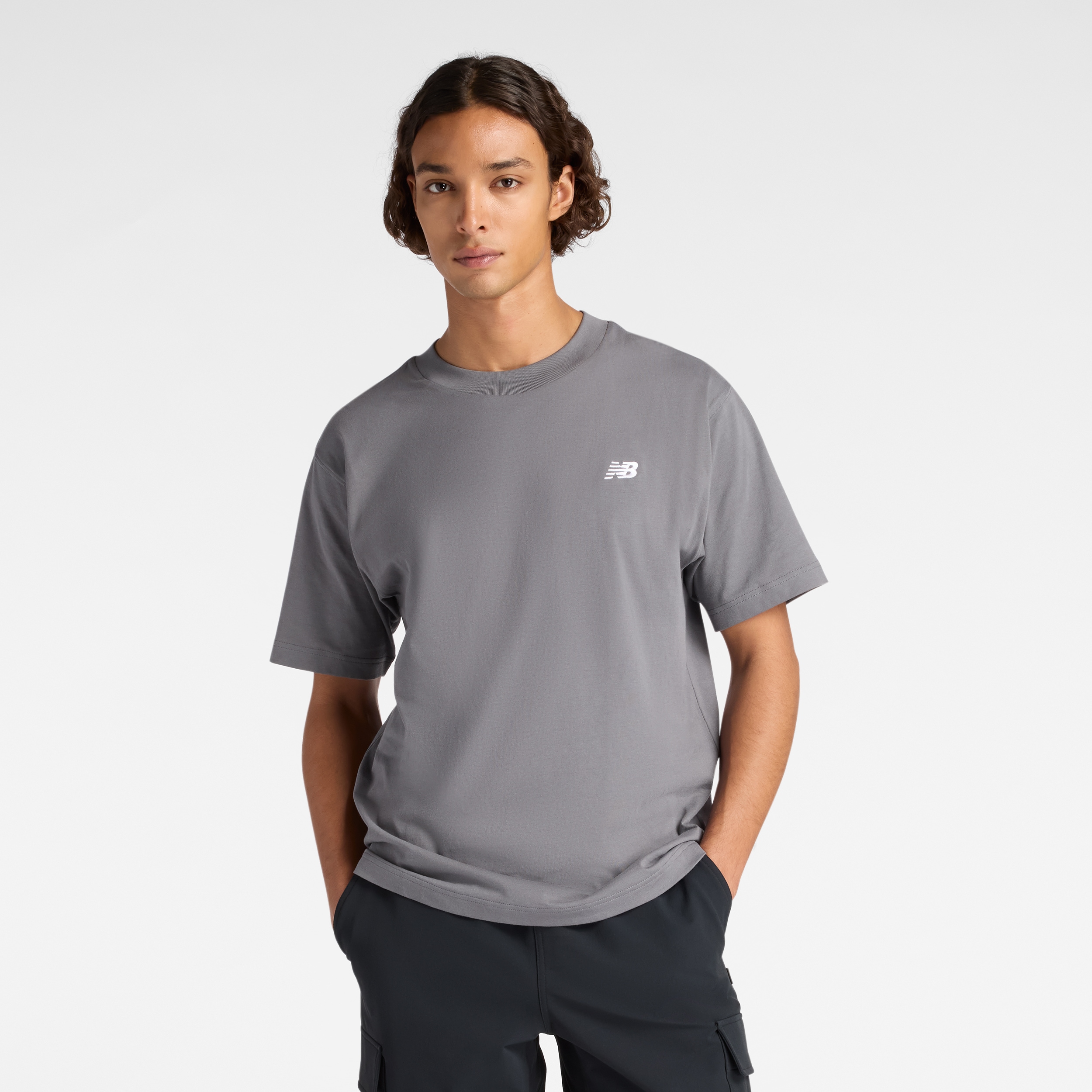 New Balance T-Shirt "SPORT ESSENTIALS COTTON T-SHIRT" sportlicher Stil, mit Rundhalsausschnitt, ohne Verschluss, Kurzarm