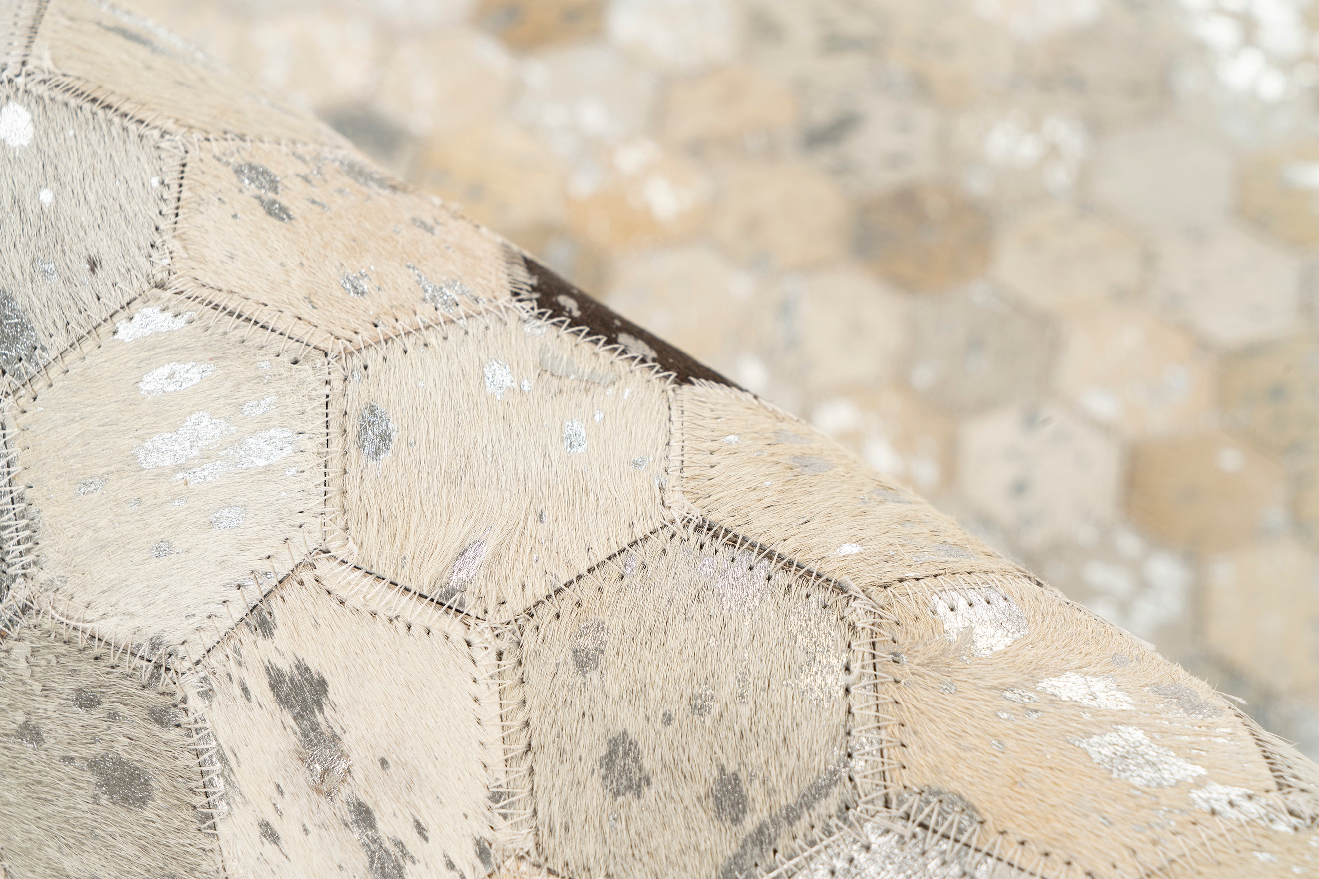 Thumbnail - Padiro Teppich "Lavin 1025" rechteckig 8 mm Höhe Handgenähtes und hochwertig verarbeitetes Unikat