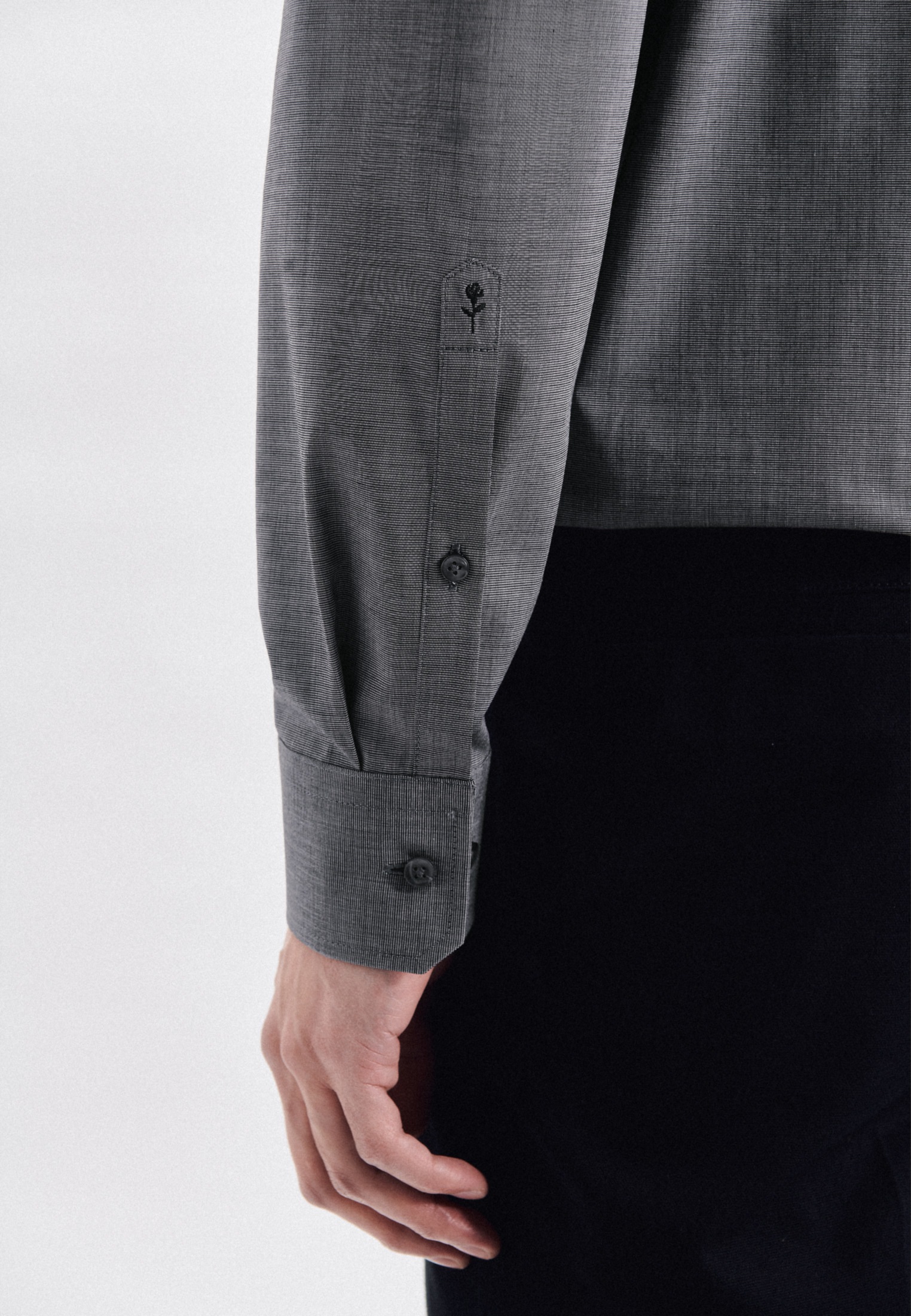 Businesshemd SEIDENSTICKER "Schwarze Rose", Herren, Gr. XL43, verlängerte Ärmellängen, grau, 100% Baumwolle, unifarben, regular fit, 2-Knopf-Manschette, Hemden, Regular 1/1 Extra lang Kentkragen Uni 3