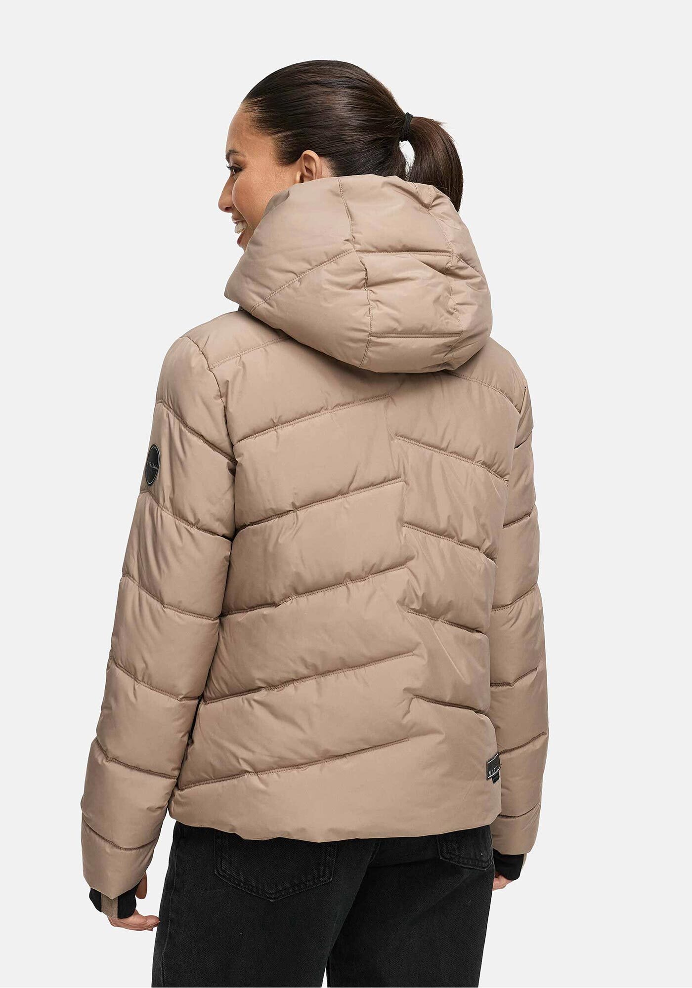 Marikoo Winterjacke »Yukanii«, Ärmelbündchen mit Daumenloch