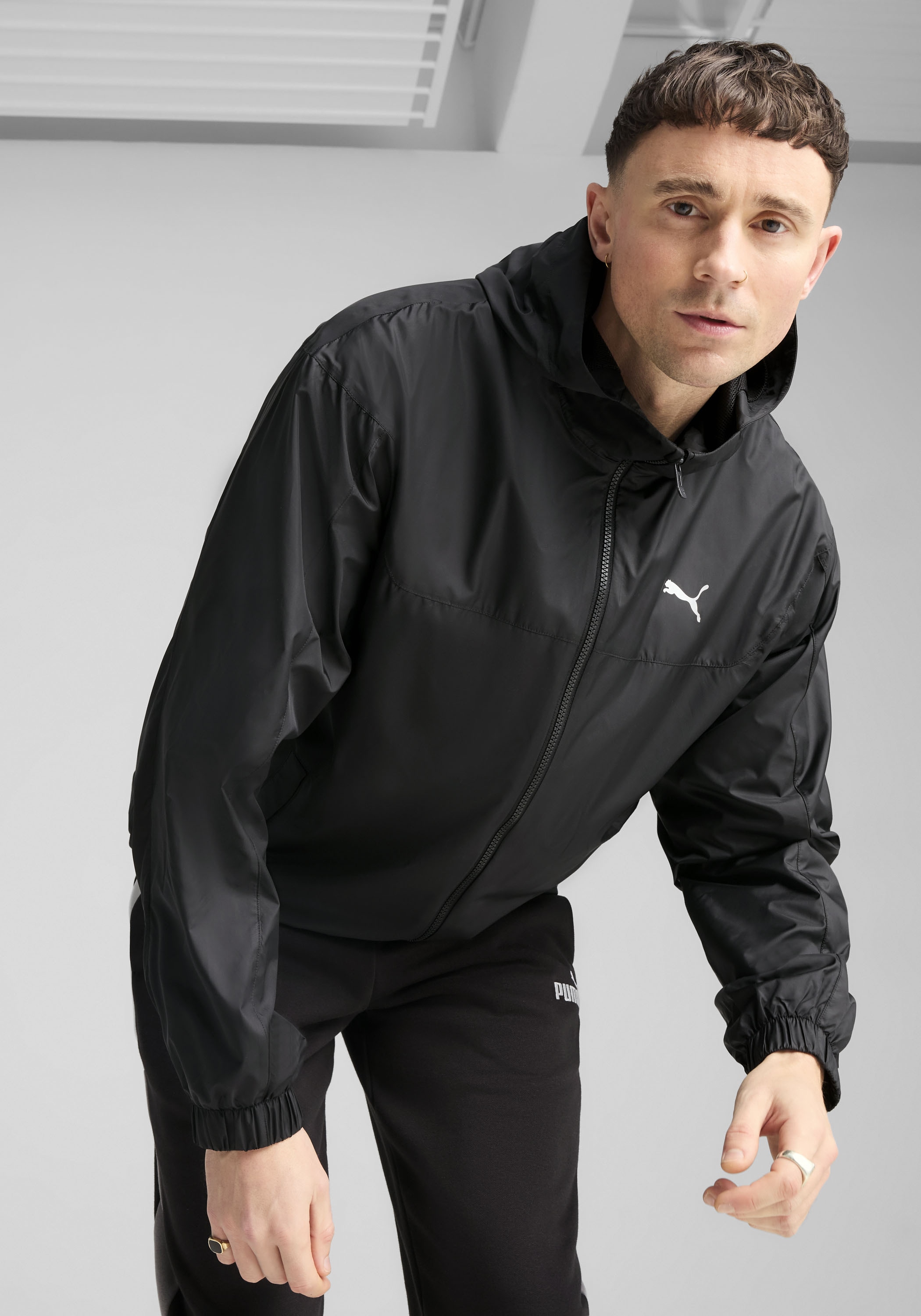 PUMA Windbreaker "ESS UV RELAXED WINDBREAKER M" mit Kapuze mit Kapuze, mit günstig online kaufen