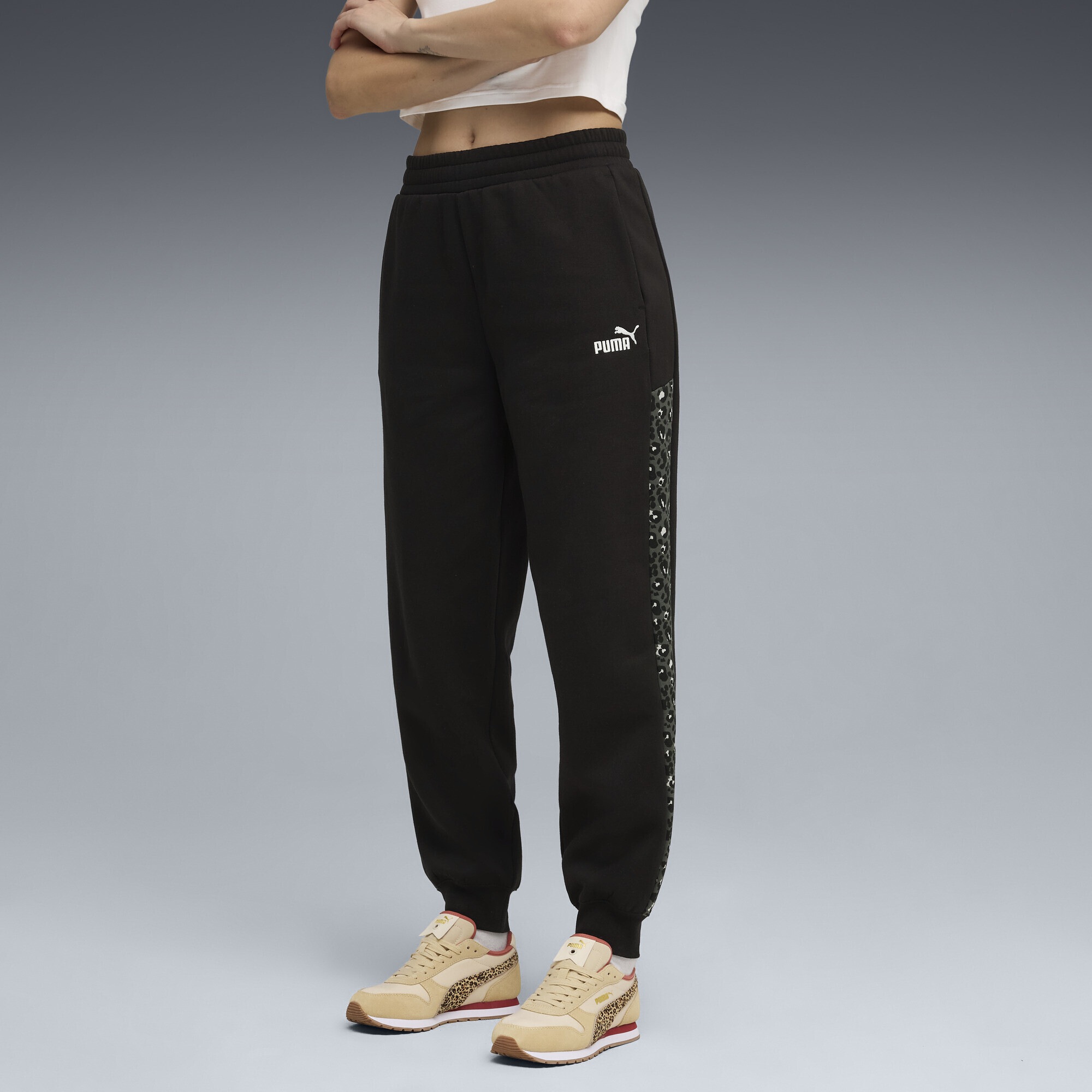 PUMA Sporthose »Essentials Comfort High-Waist Jogginghose mit Animal-Print Damen«