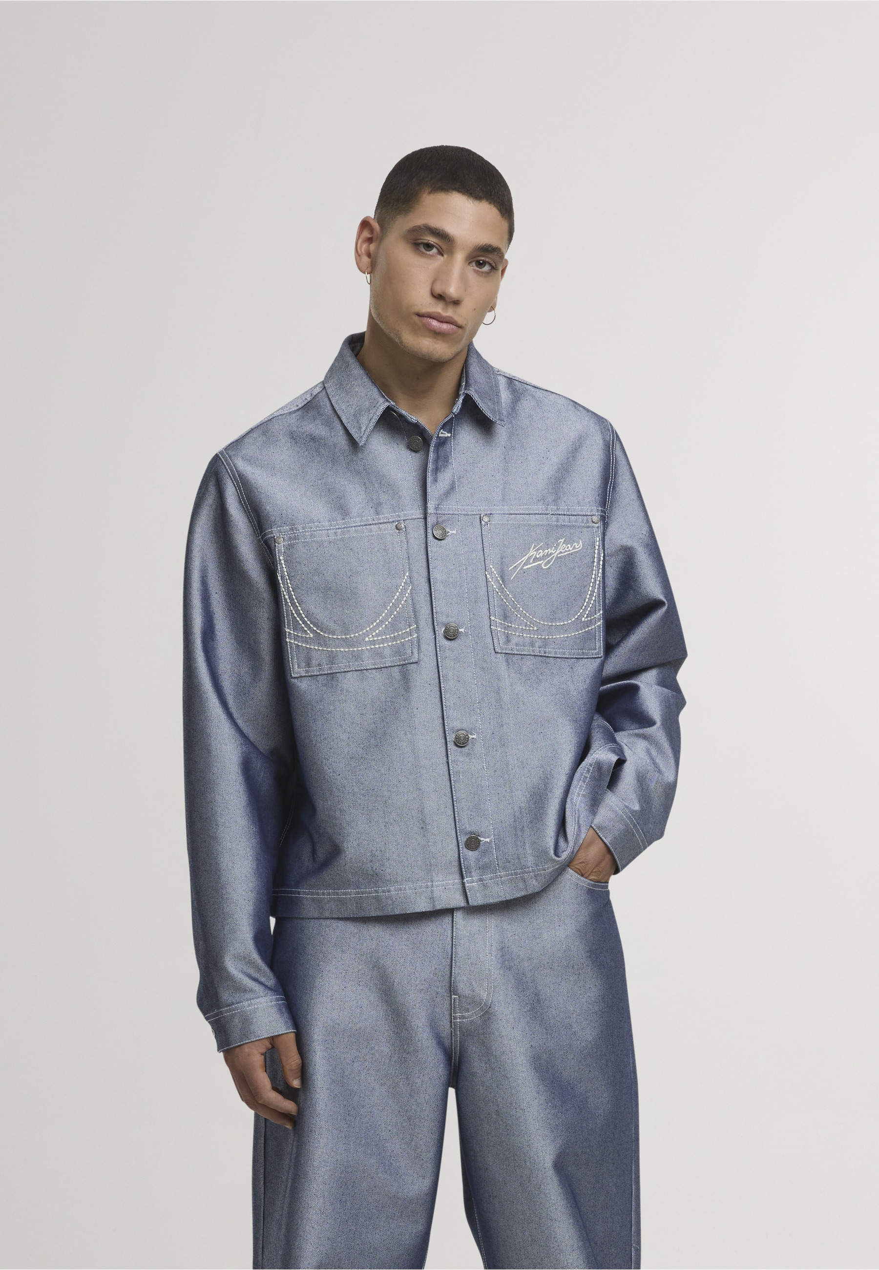 Karl Kani Jeansjacke »Karl Kani Kani Jeans Cropped Silver Denim Jacket« 1 Stk. tlg. ohne Kapuze