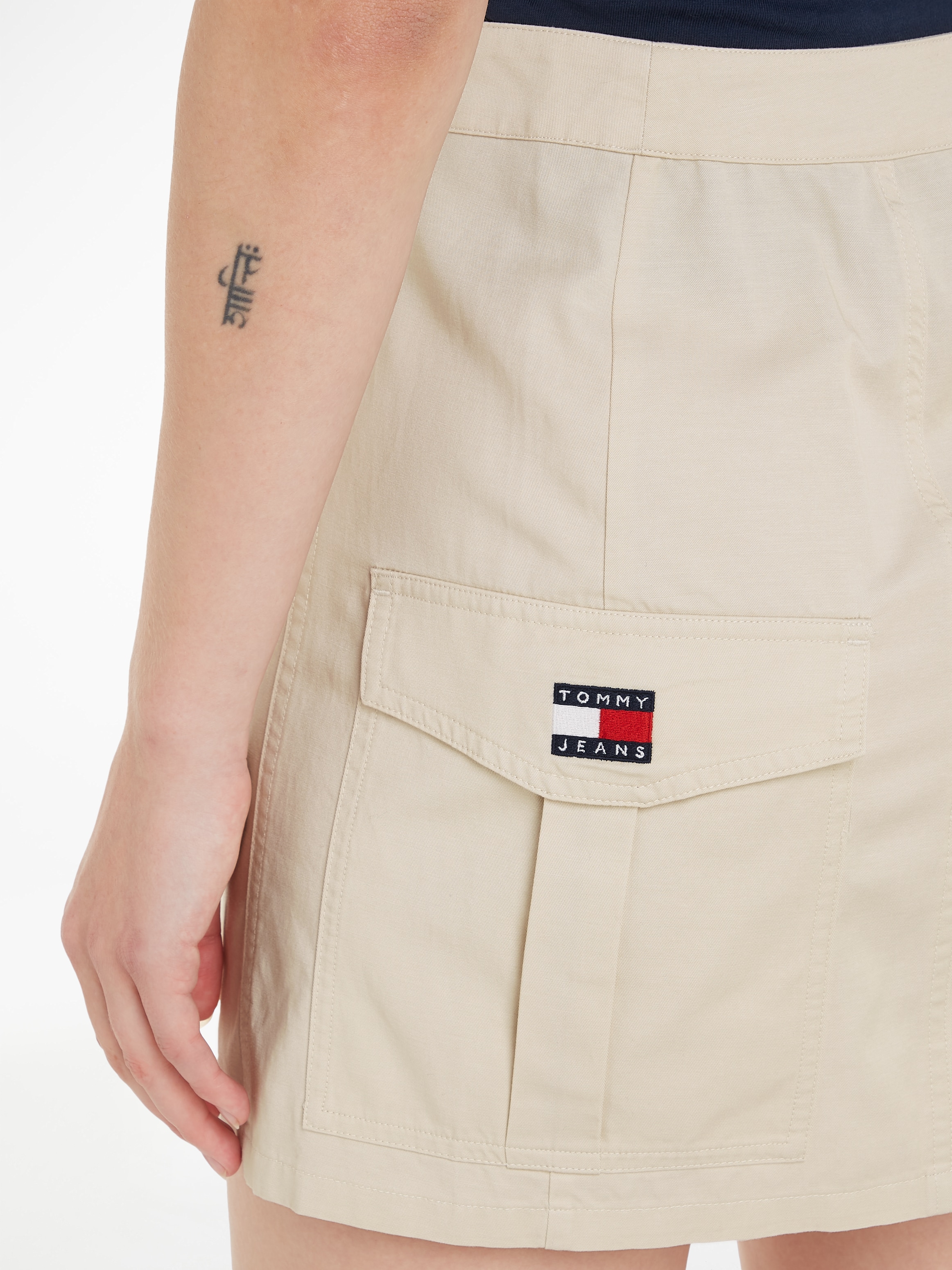 Tommy Jeans Minirock »TJW STRUCTURED CARGO MINI SKIRT«, Webrock in strukturierter Qualität, Cargo Form